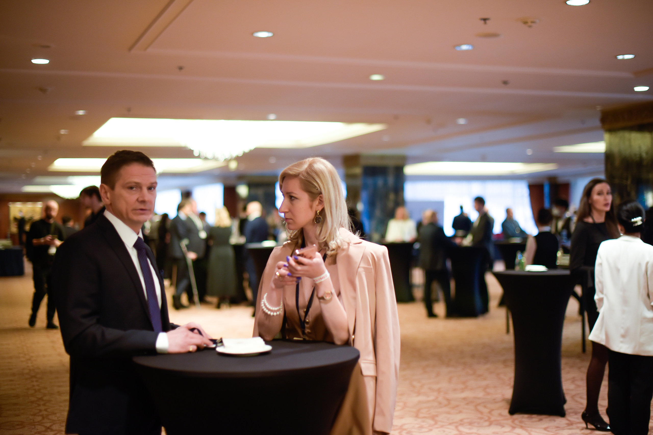 ФОРУМ. Фотограф для бизнесконтента, репортажей и семейного альбома в Москве