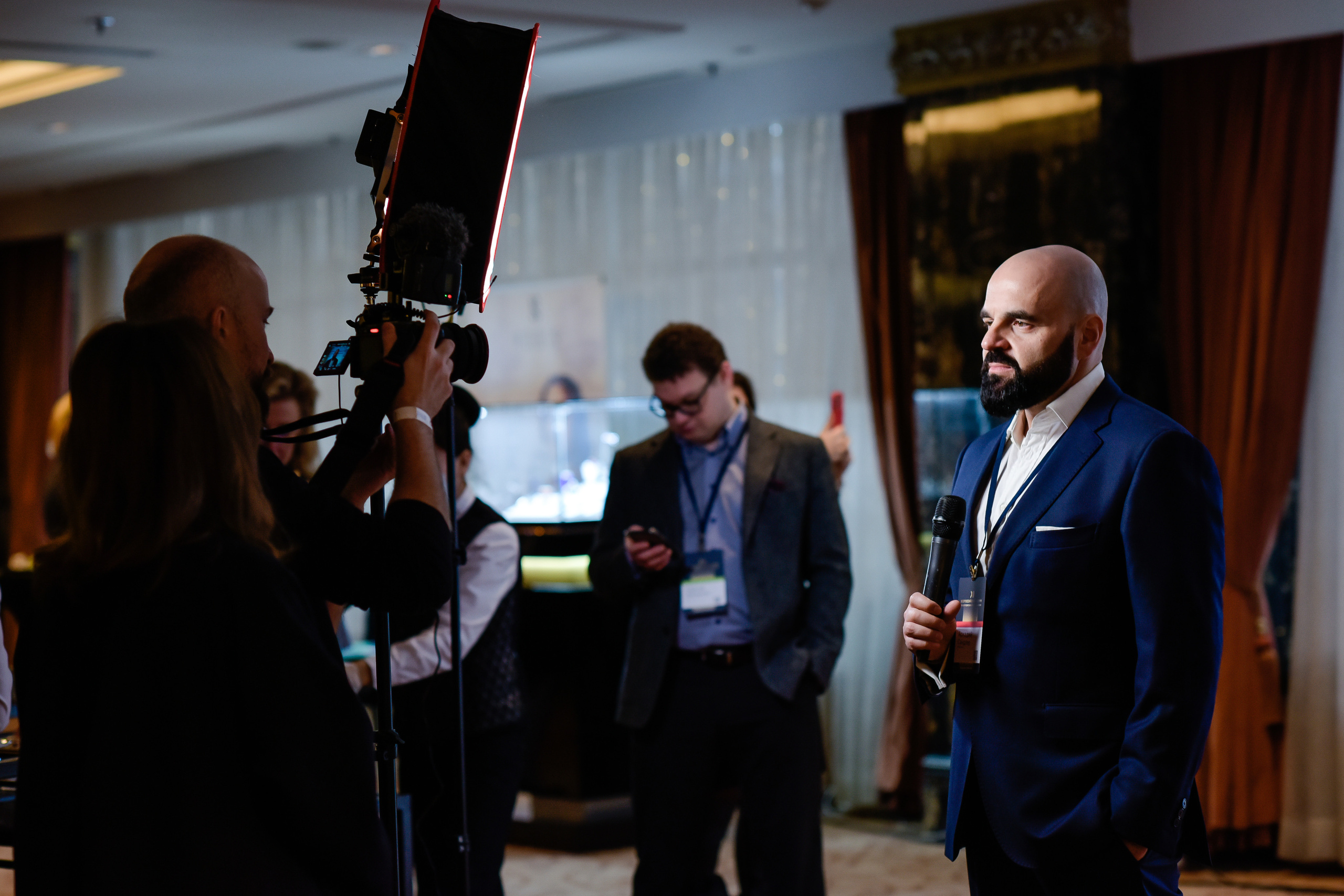 ФОРУМ. Фотограф для бизнесконтента, репортажей и семейного альбома в Москве