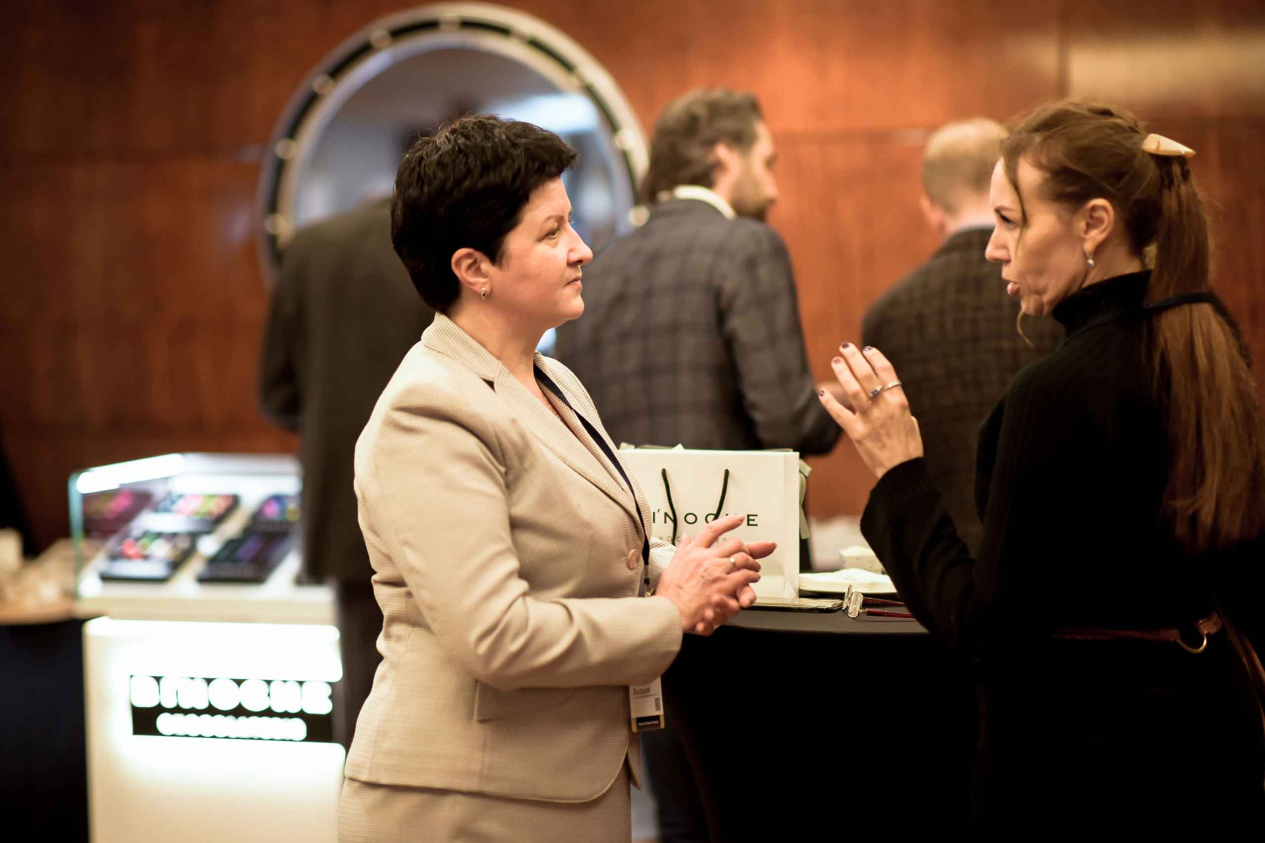 ФОРУМ. Фотограф для бизнесконтента, репортажей и семейного альбома в Москве