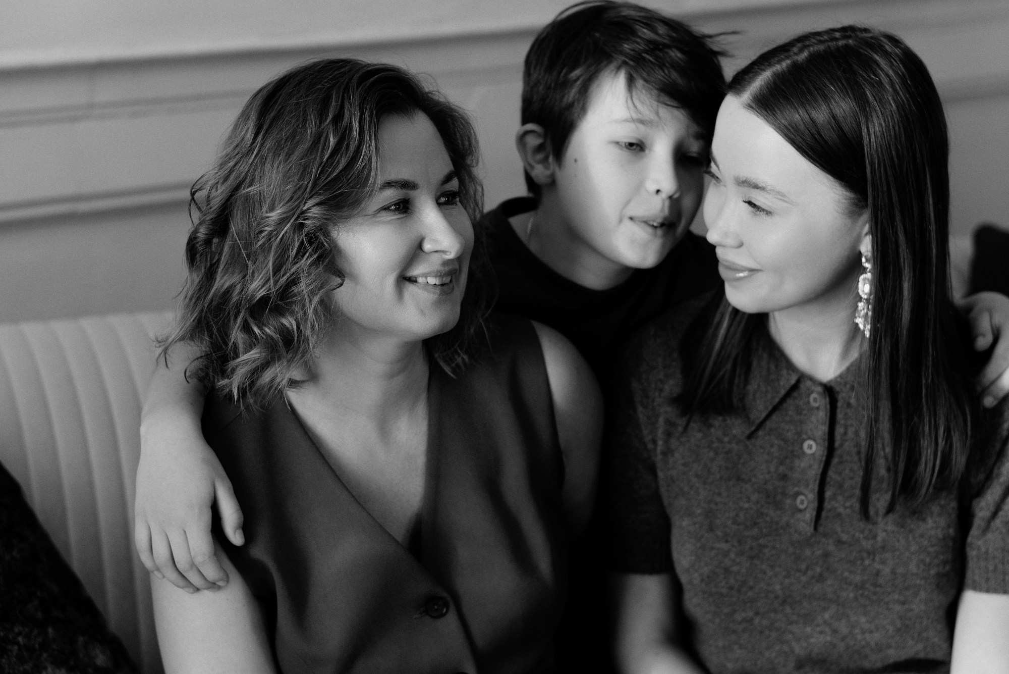 Емейная фотосессия мама, дочь и сын в Тюмени — Дарья Мустафина. Портретный фотограф Тюмень Дарья Мустафина