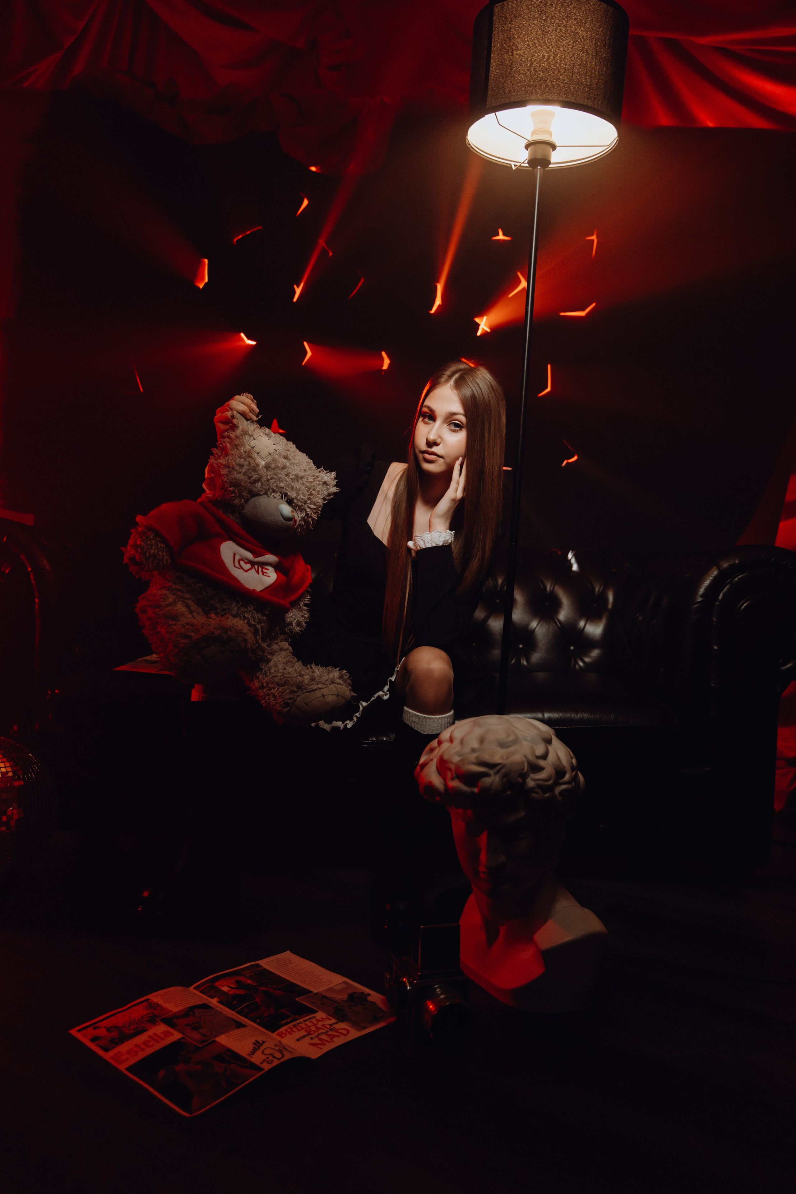 Школьные альбомы в Чернянке. Фотограф Максим Никонов