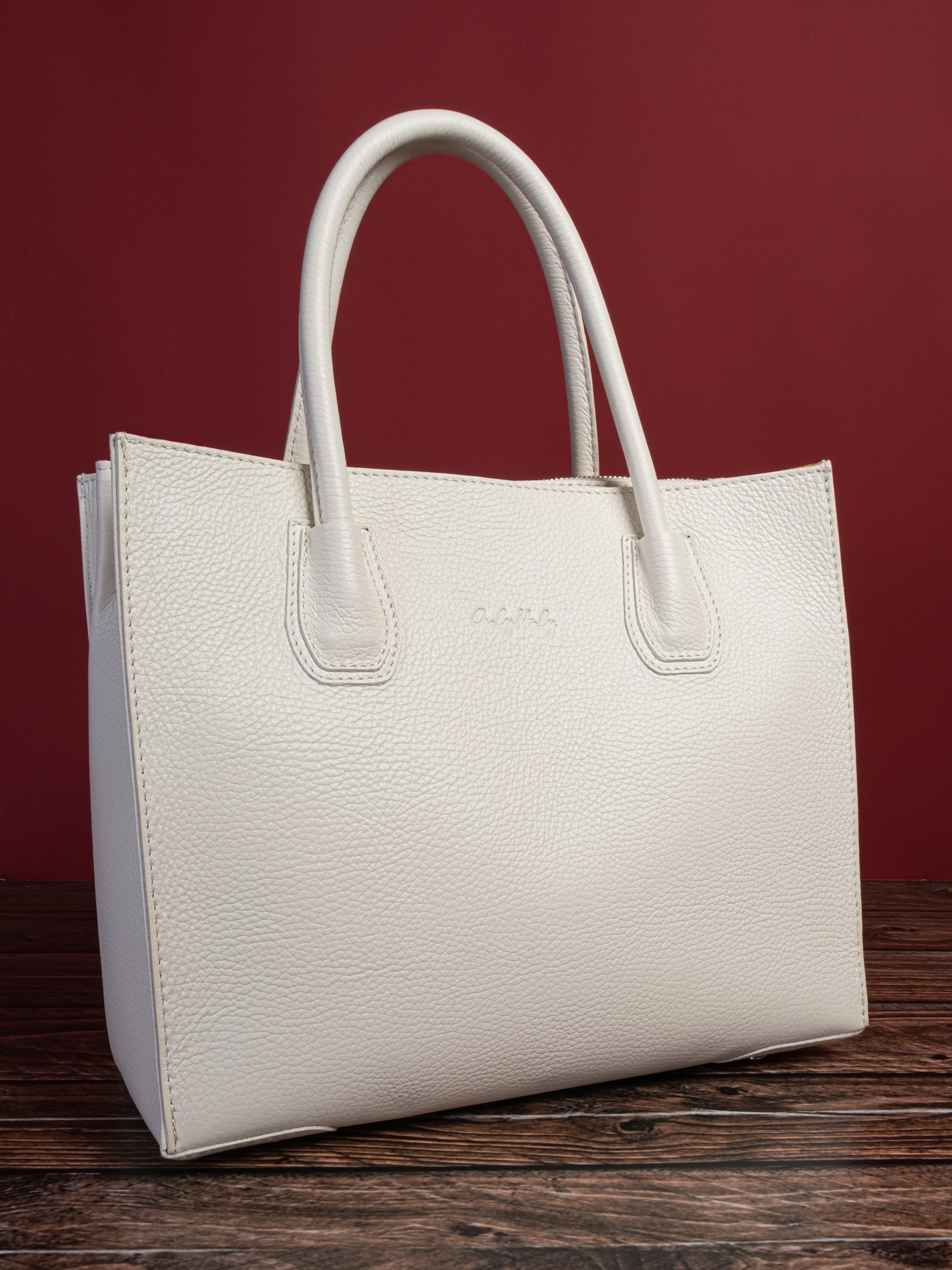 Предметная съёмка сумок для маркетплейсов. Предметный фотограф в Симферополе Антон Катунин