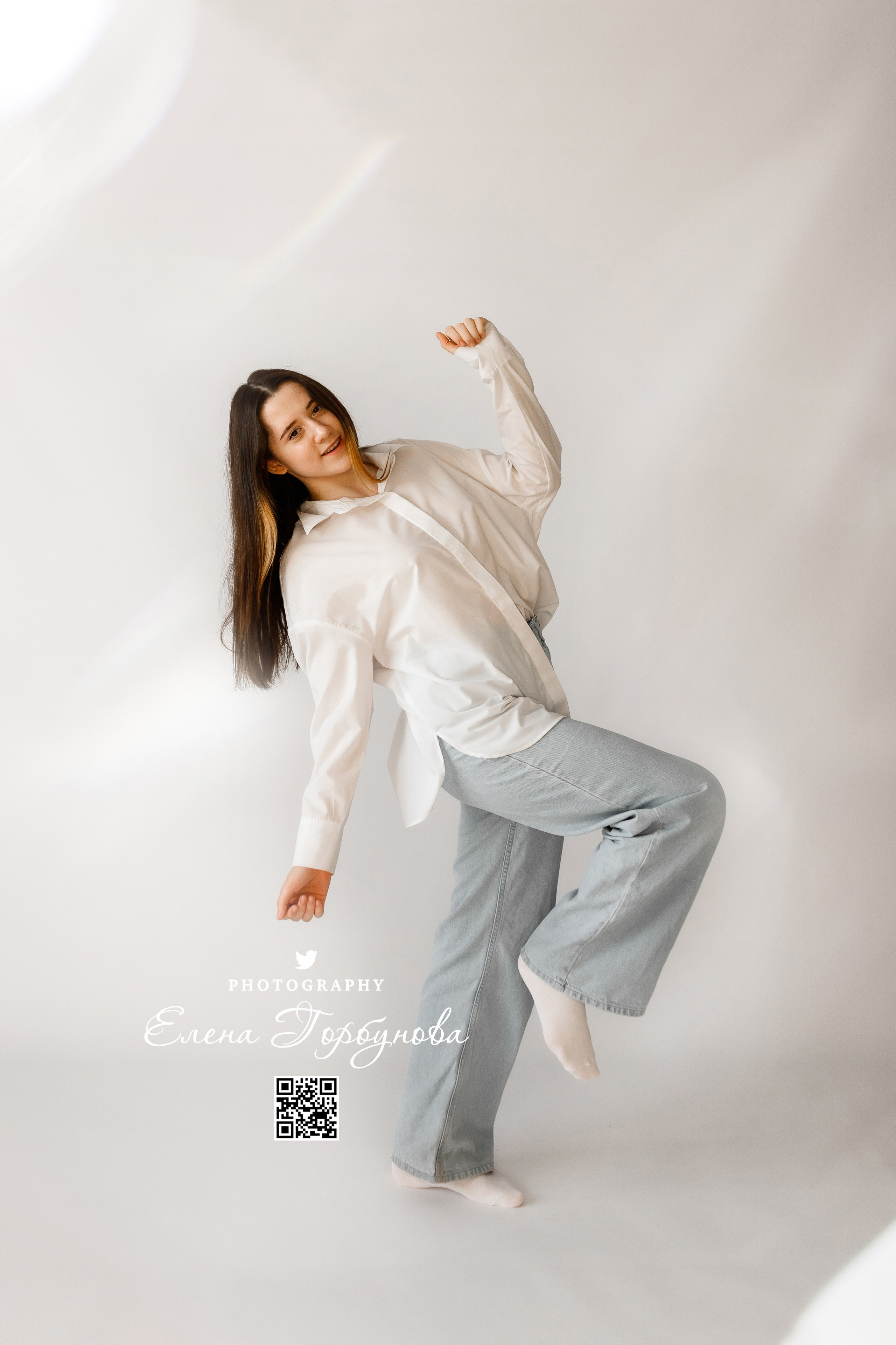 Надежда в моей студии. Декабрь 2023. Фотограф Пермь. Свадьбы. Семья и дети, школа, д. сад. Фотокниги