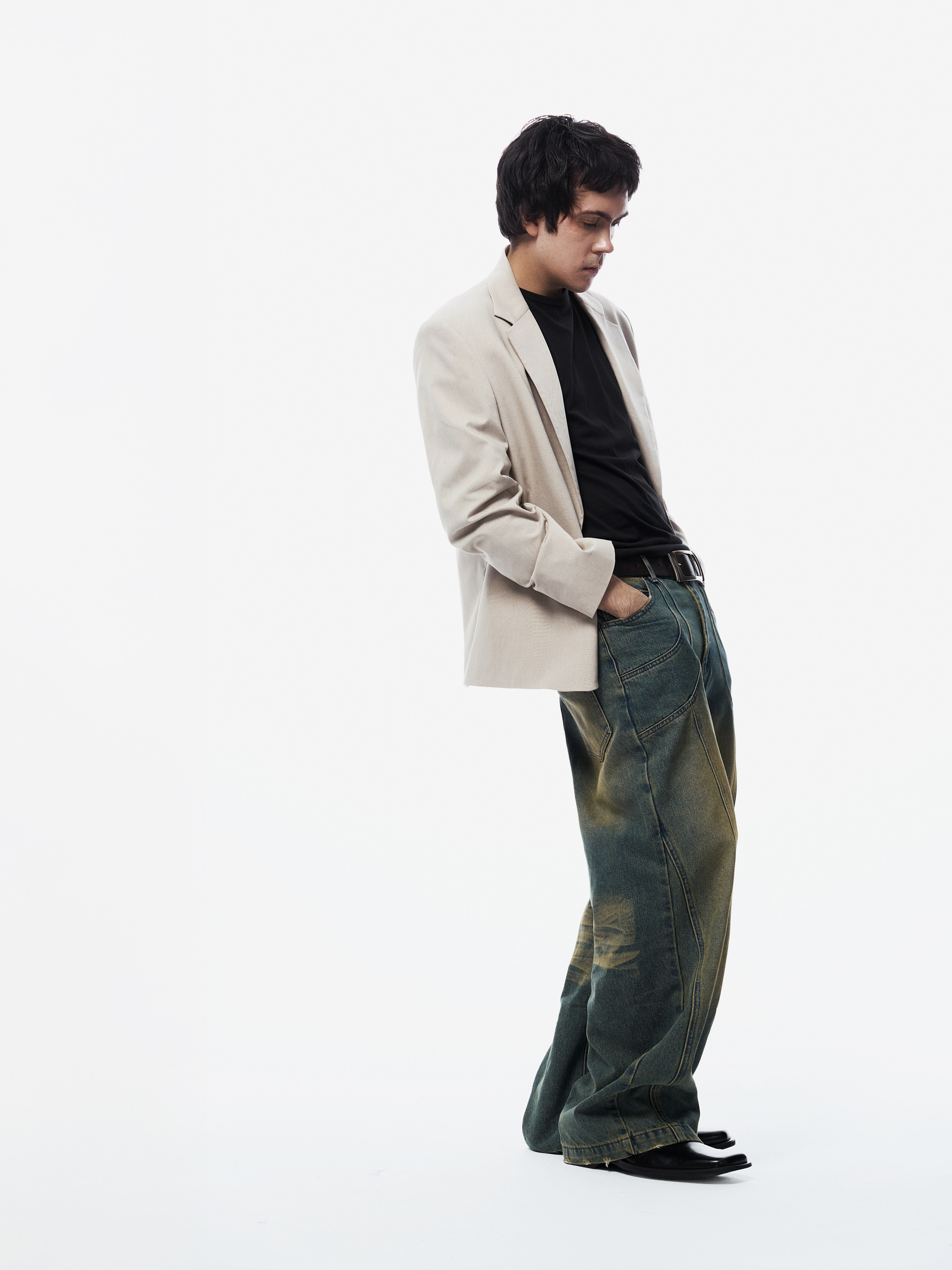 Тима ищет свет. Nadezhda Diskant is a Moscow and Saint Petersburg based photographer