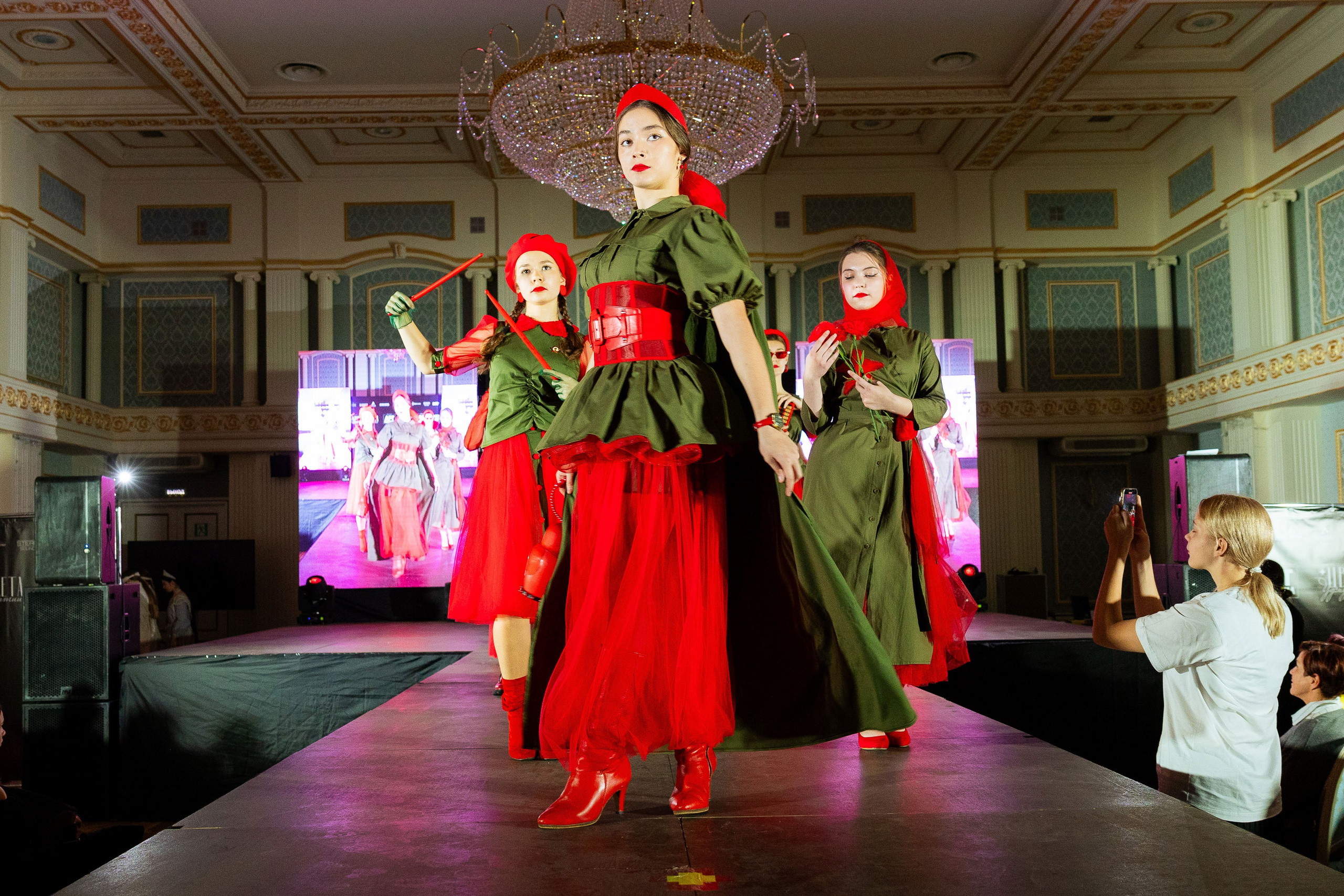 Арт-подиум «Цвета Удмуртии». Показ мод [25/10/24]. Фотограф Виноградов Константин