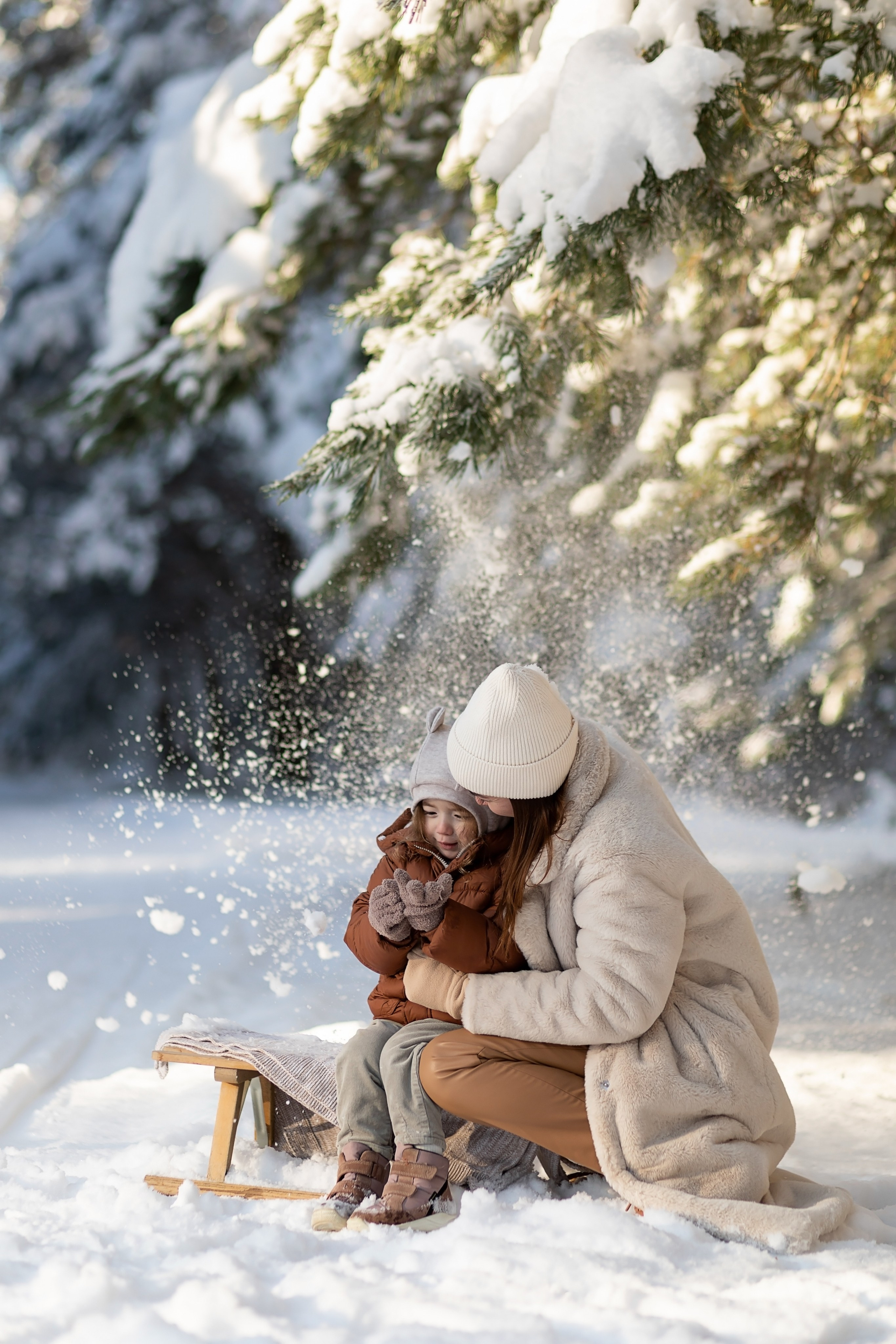 Женя и Майя. Главная