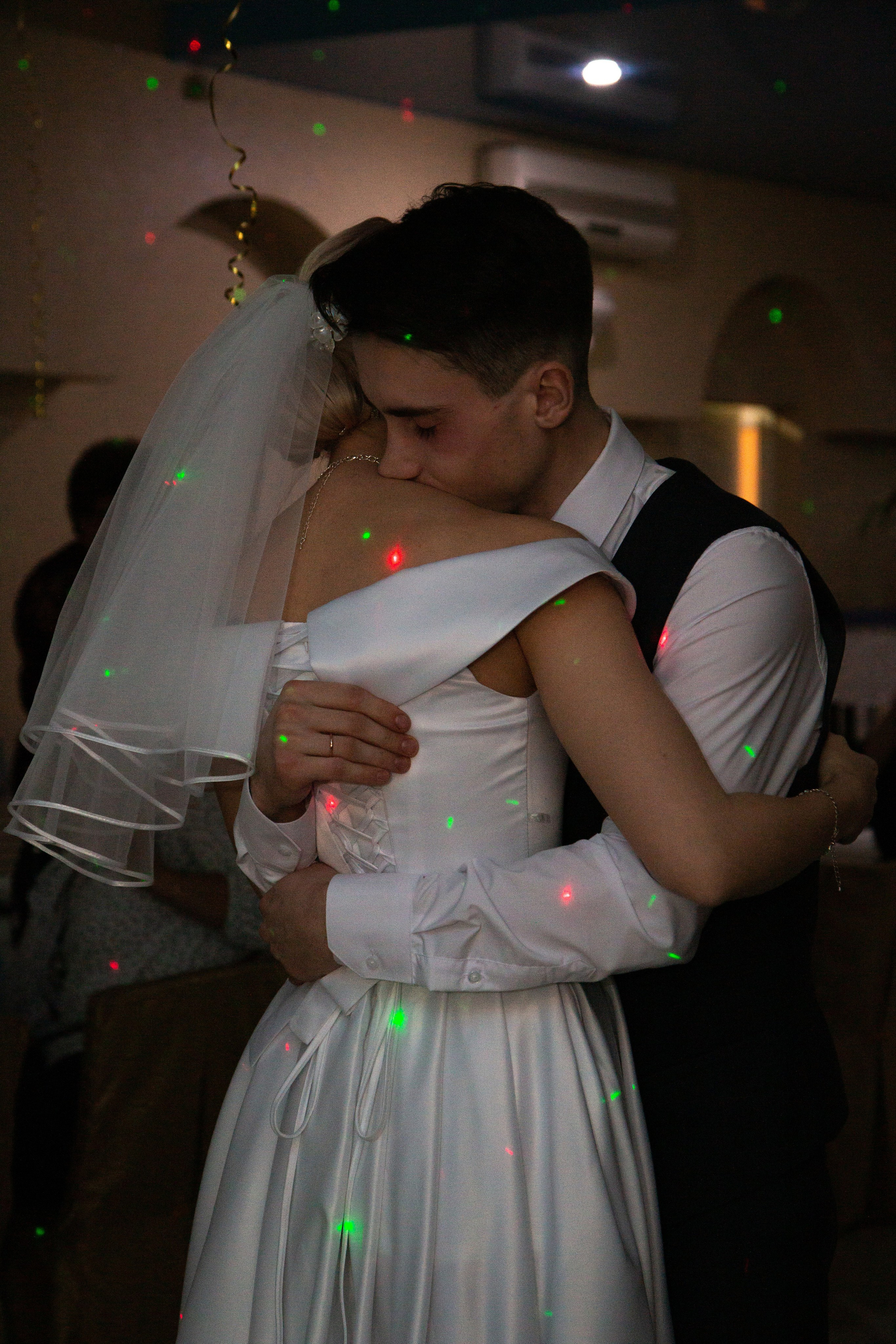 Свадебная фотосессия в Шелехове. Фотограф в Шелехове, лучшие выпускные альбомы в Шелехове