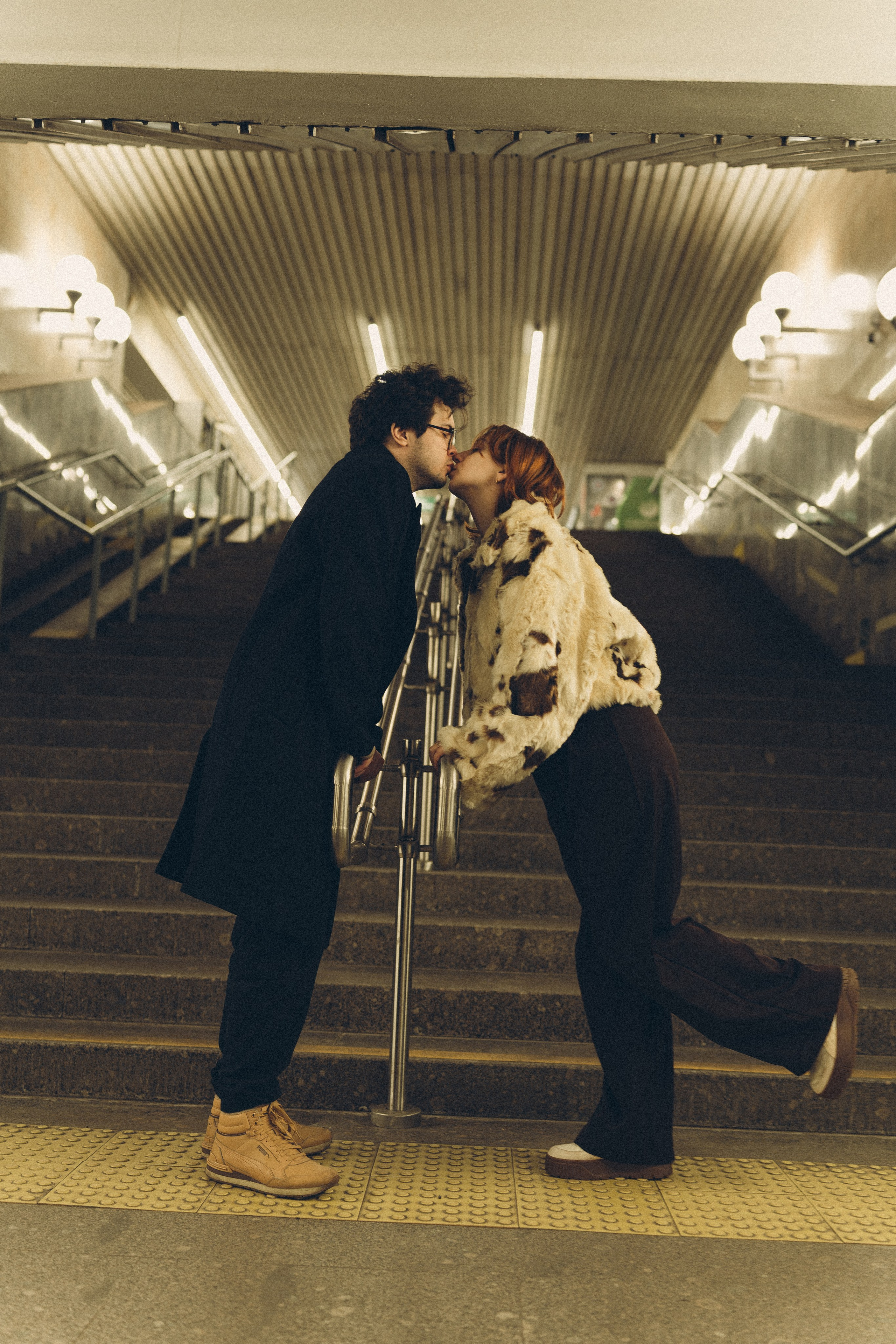 НОВОГОДНЯЯ ФОТОСЕСИИЯ ПАРЫ В МЕТРО ЛЮБОВЬ. Профессиональный фотограф, Санкт-Петербург — Виктория Богомолова