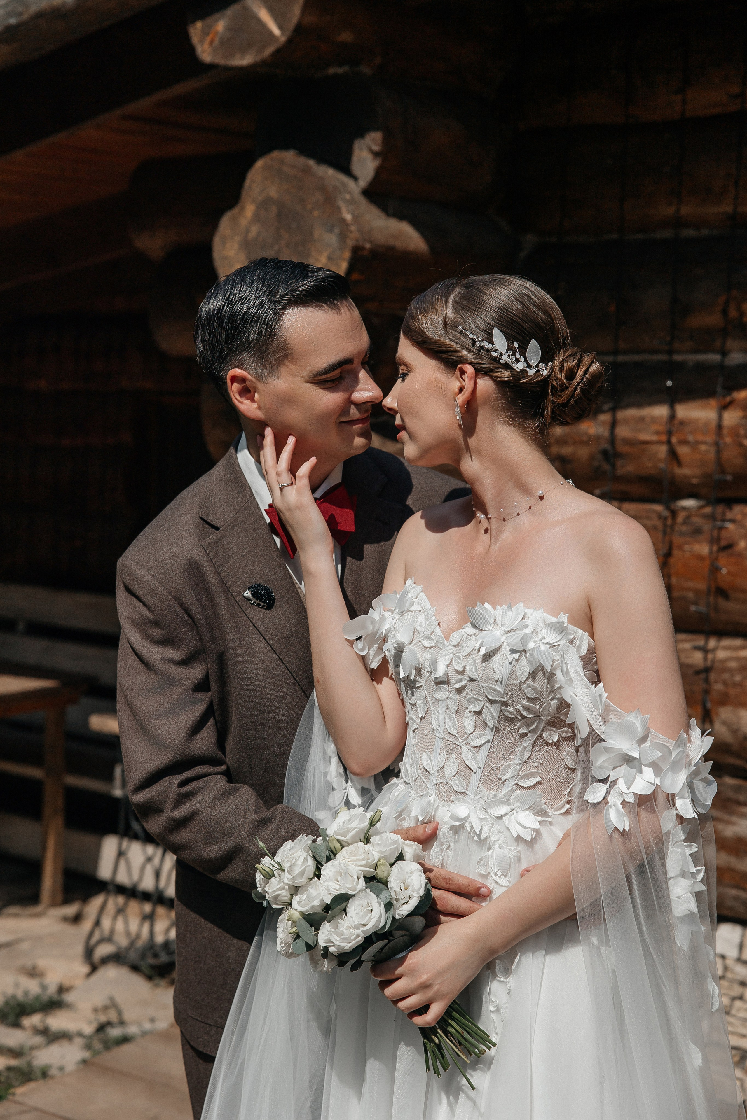 Свадебная фотосессия в мини-отеле Таежный в Москве