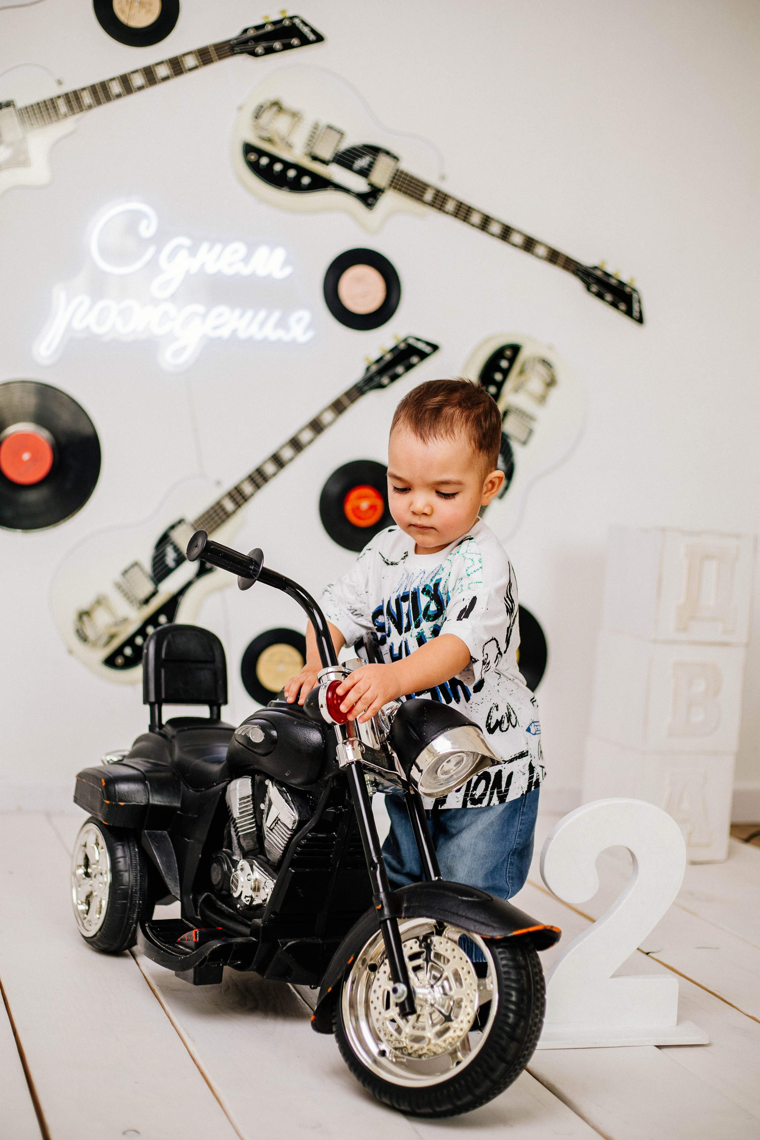 Лев с семьей. Рыжова Тамара