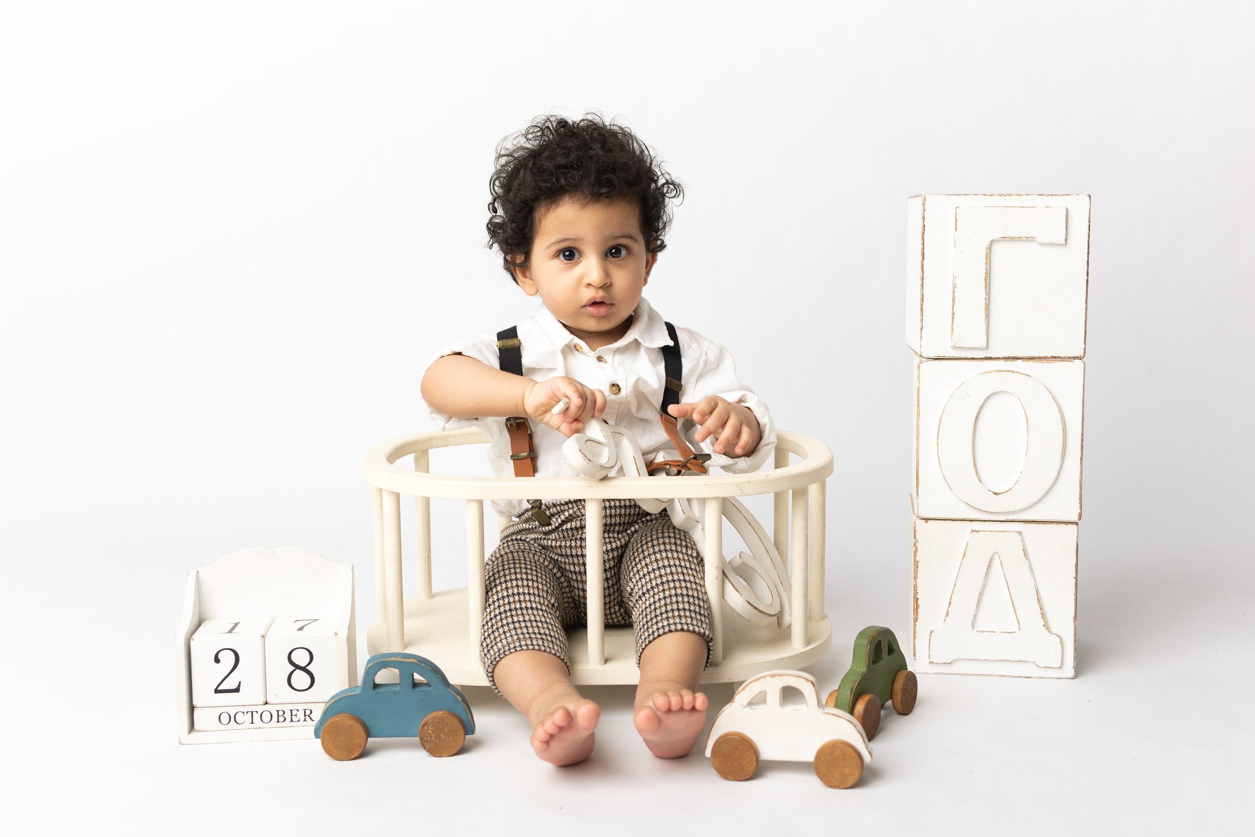 От 9 месяцев  - Фотограф новорожденных: магия детства в каждом снимке. Фотограф новорожденных: волшебные моменты первых дней жизни