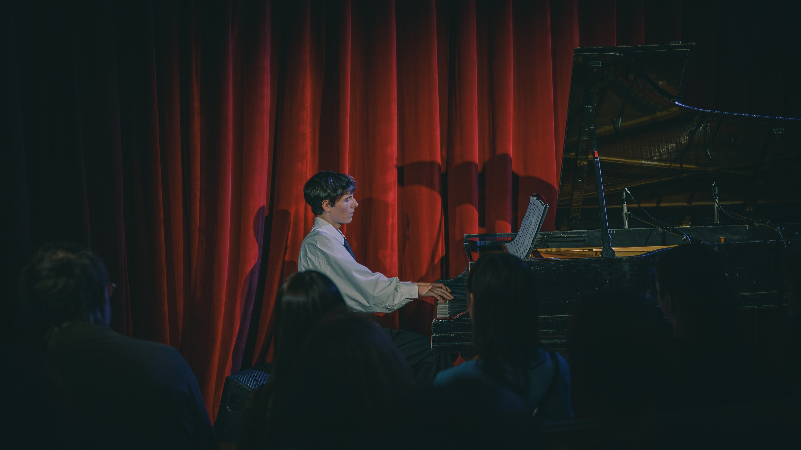 Театр чувства. Посвящение Юрию Бутусову. Театральный фотограф Михаил Макаричев-Энгельс