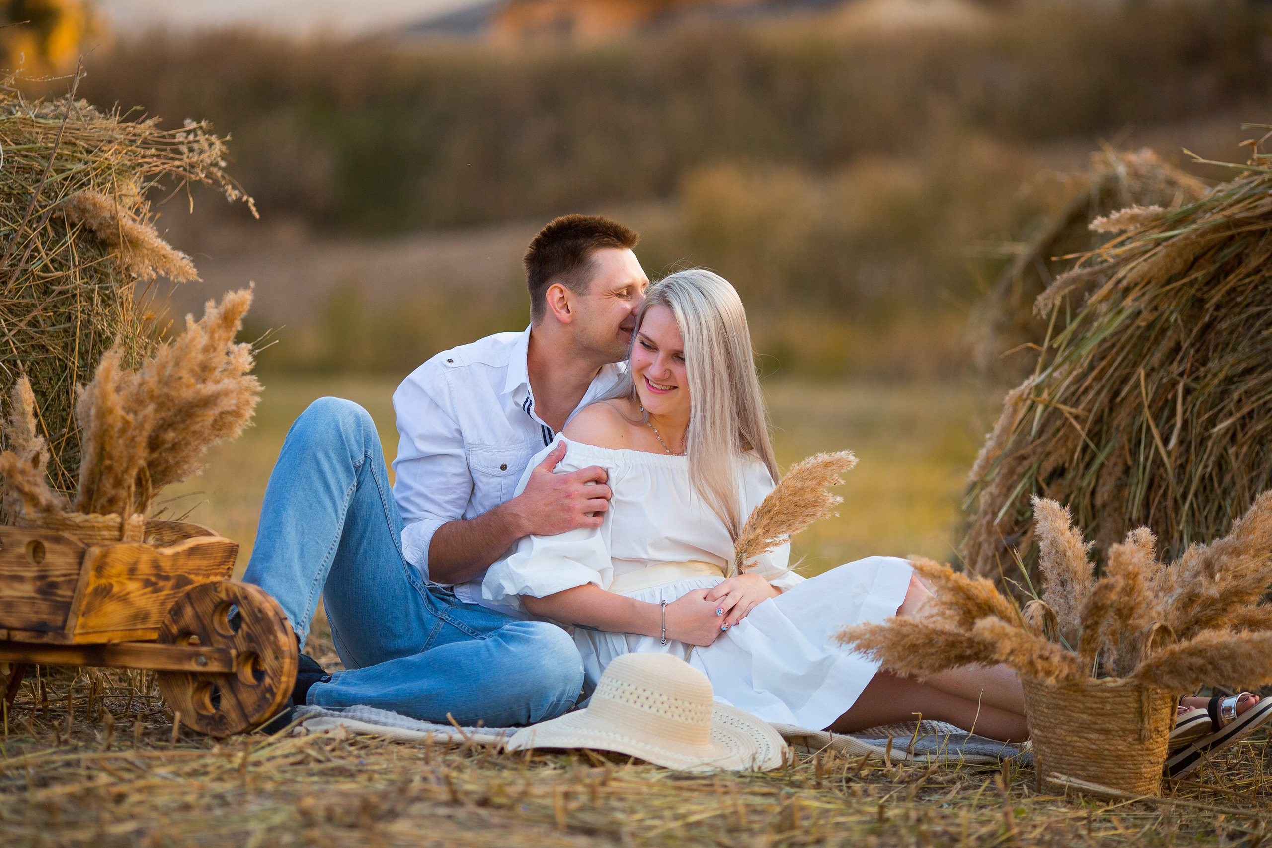 Фотосессия в стогах Алматы. Свадебный и семейный фотограф в Алматы Алексей Балышев