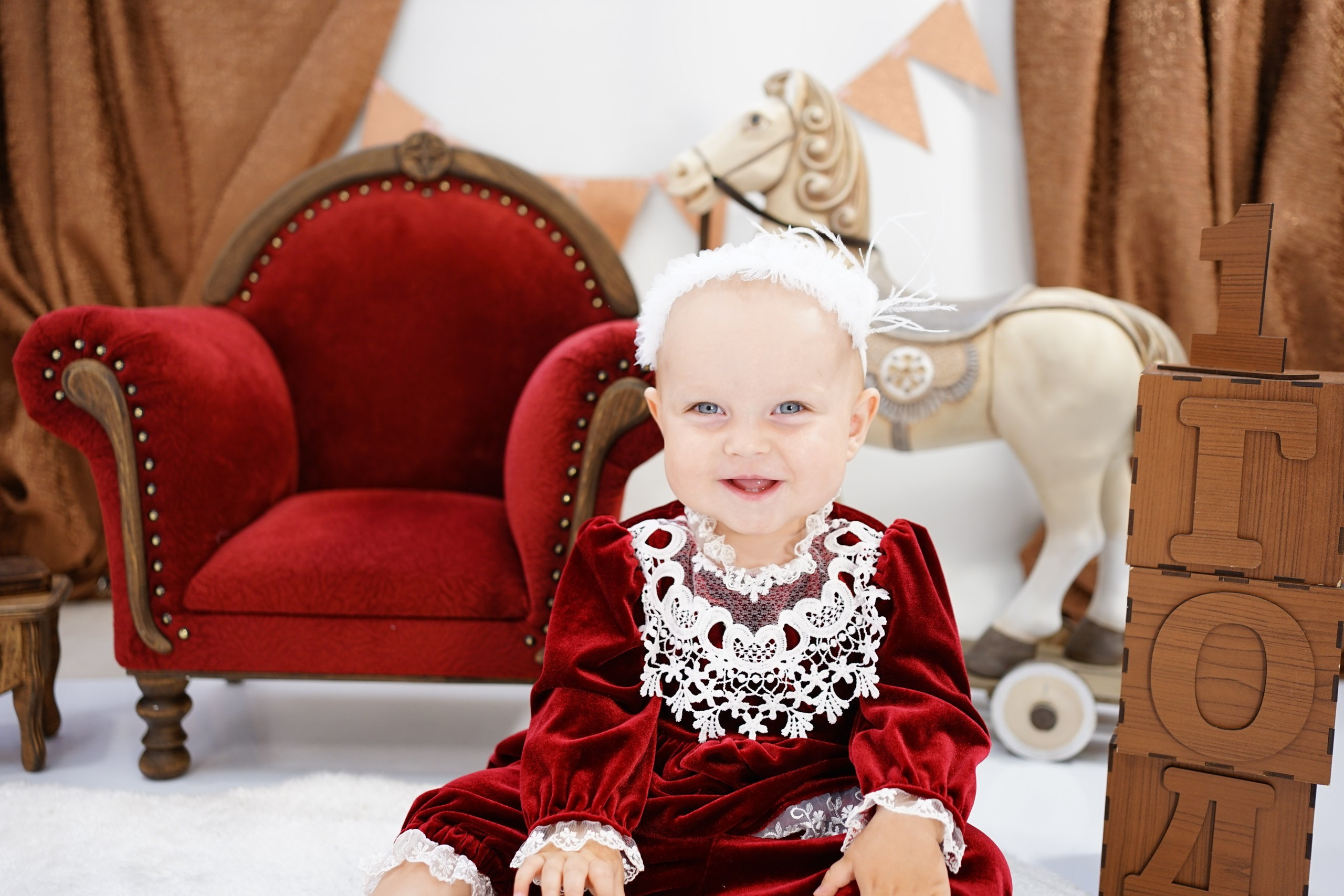 Бордовая зона. Детская Фотостудия ГОДОВАСИКИ в Санкт-Петербурге фотосесия на годик