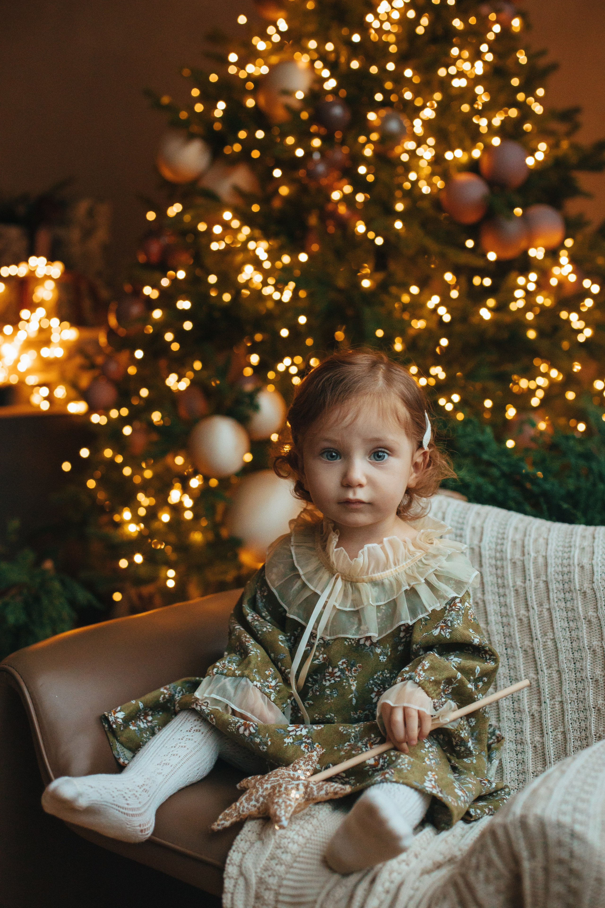 Семейные новогодние в темной студии 2024\2025. Фотограф в Краснодаре Евгения Михаевич