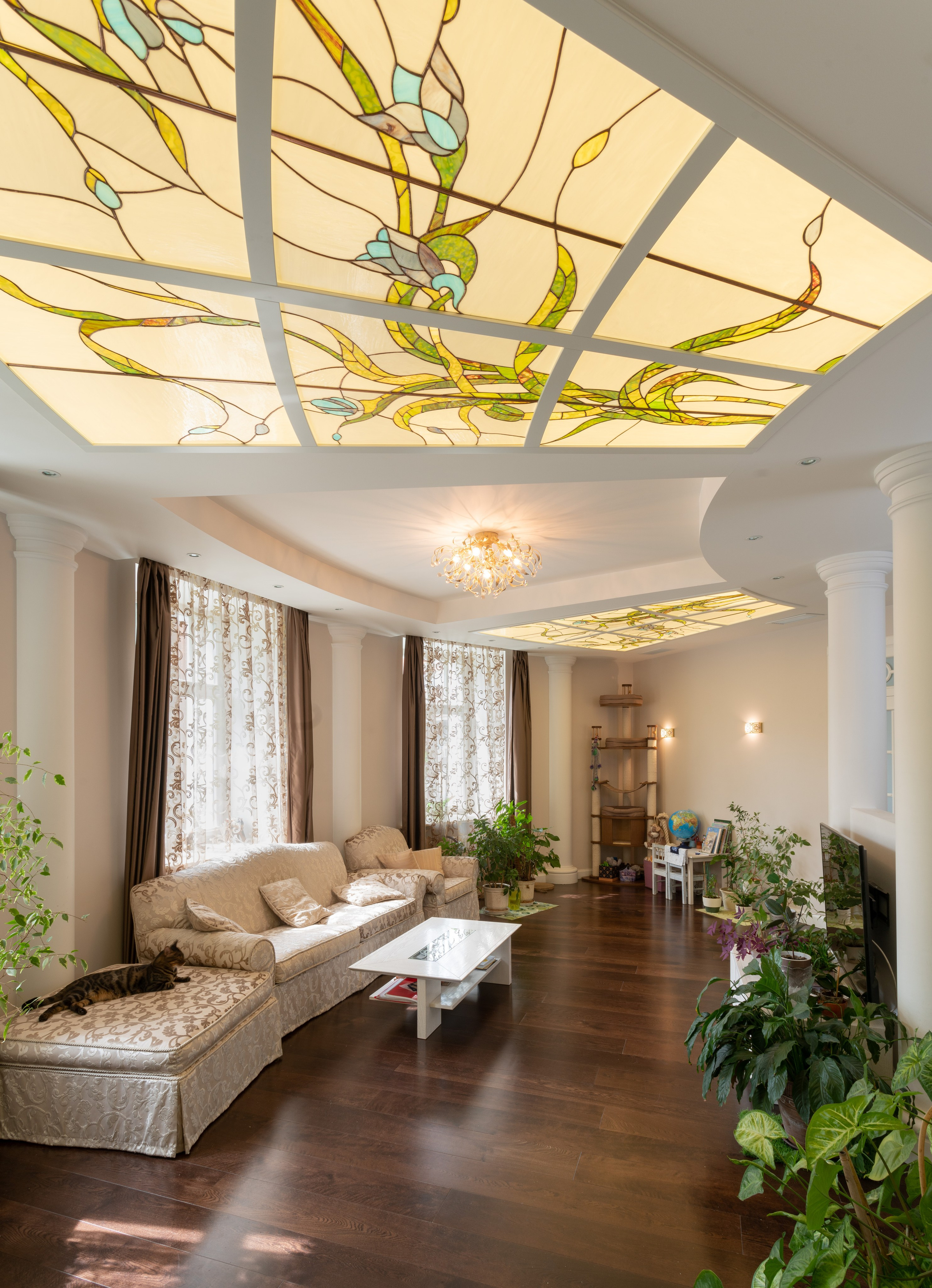 Витражные потолочные плафоны частного дома. Витраж и мозаика на заказ в Санкт-Петербурге