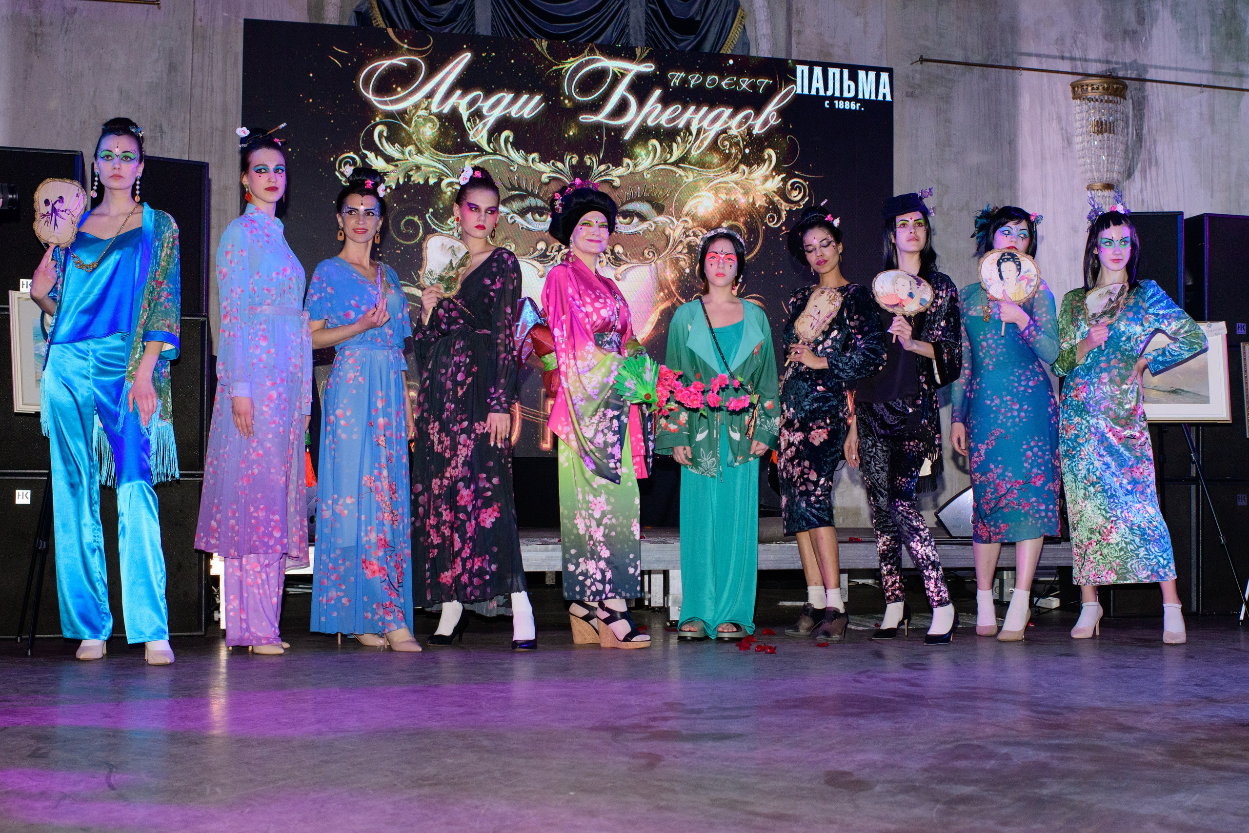 Репортаж модного показа «Люди брендов». Организация и проведение фотосъемок в Санкт-Петербурге. Фотограф Смирягин Илья