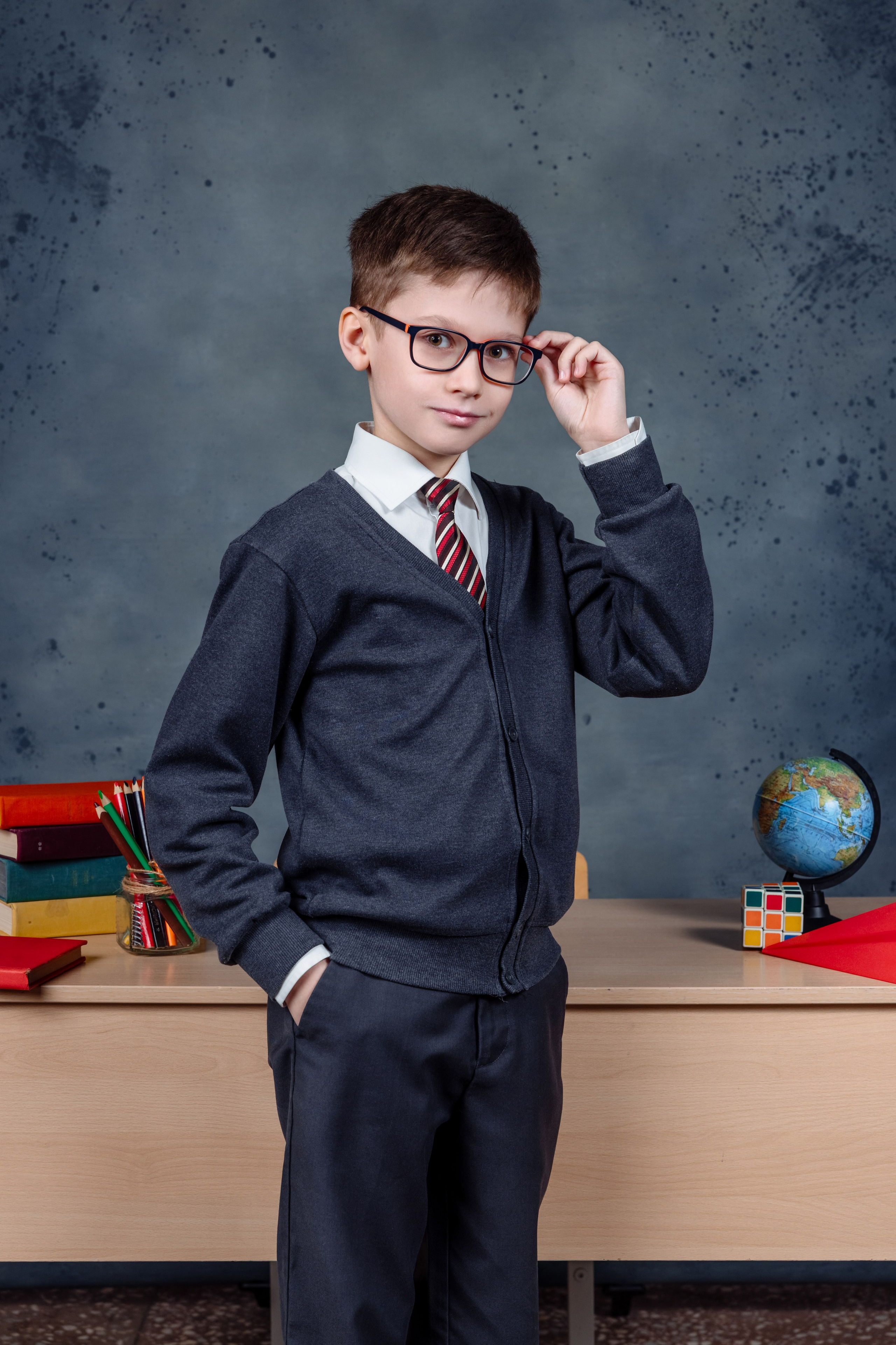 Начальные классы. Выпускные школьные фото­альбомы для школ и детских садов в Волгограде и Волжском