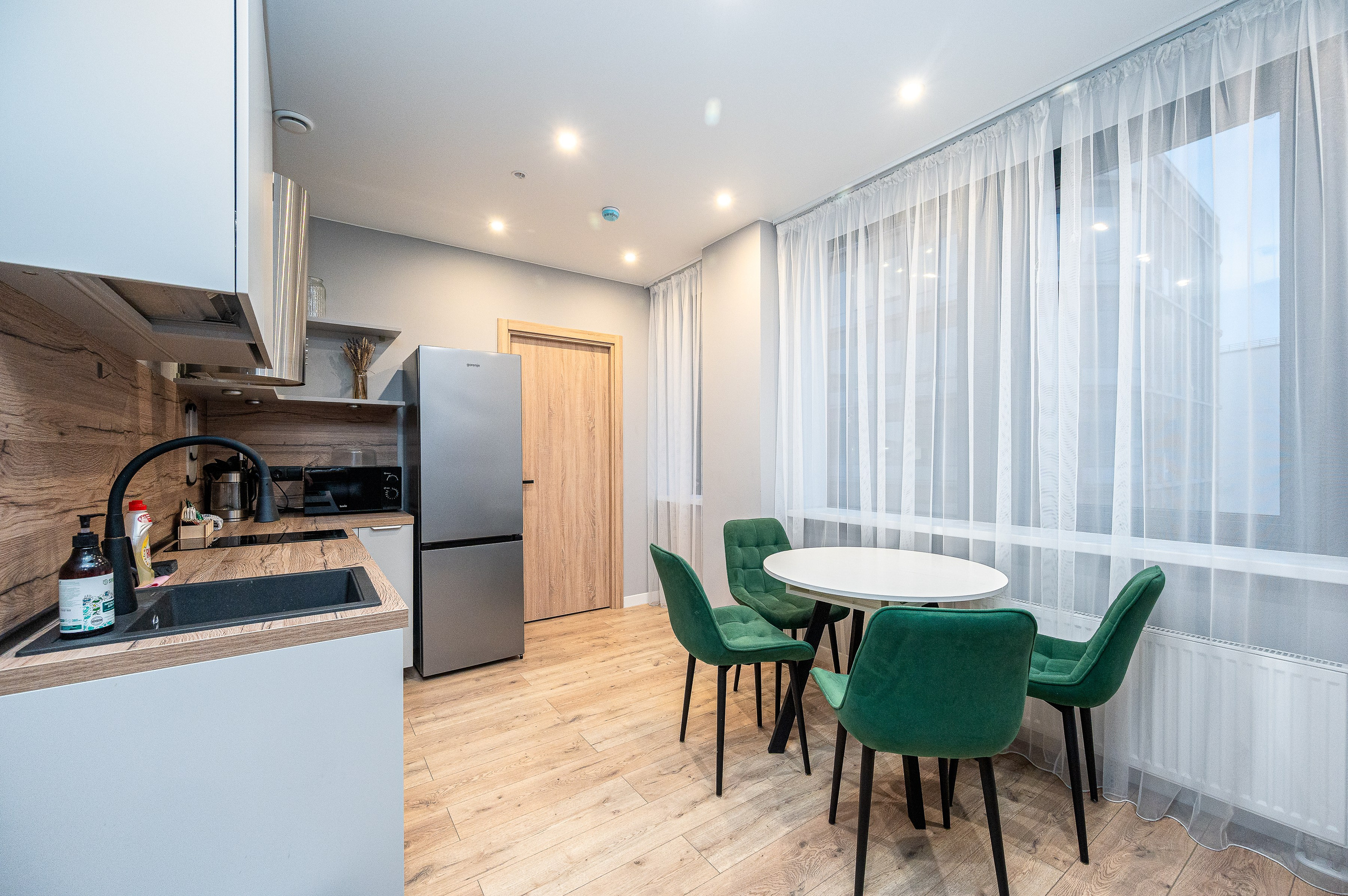 Номер под аренду в Glorax. Интерьерный фотограф. Фото- видеосъемка недвижимости Санкт-Петербург