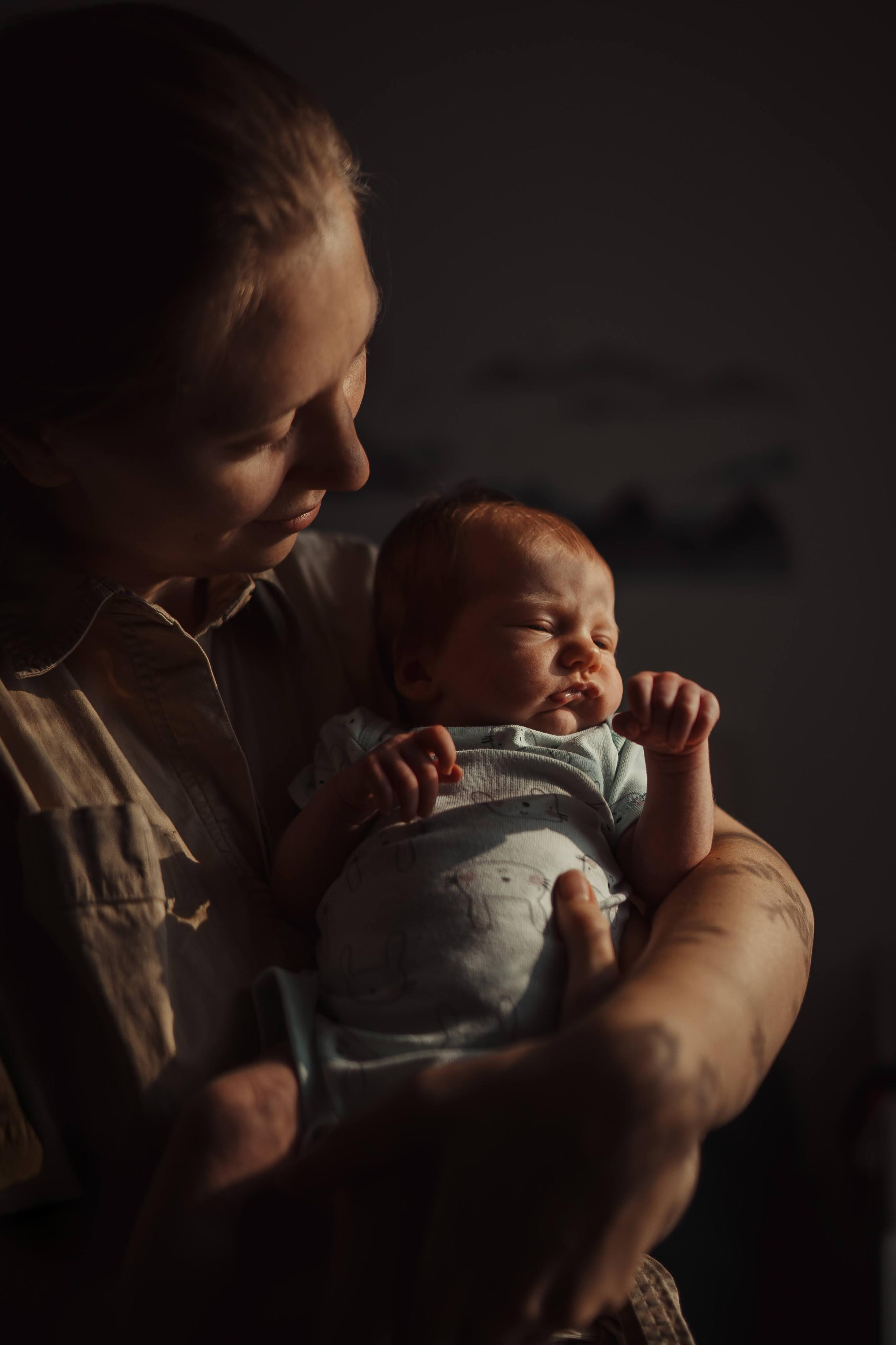 Family photo shoot. Real moments between people and their dogs