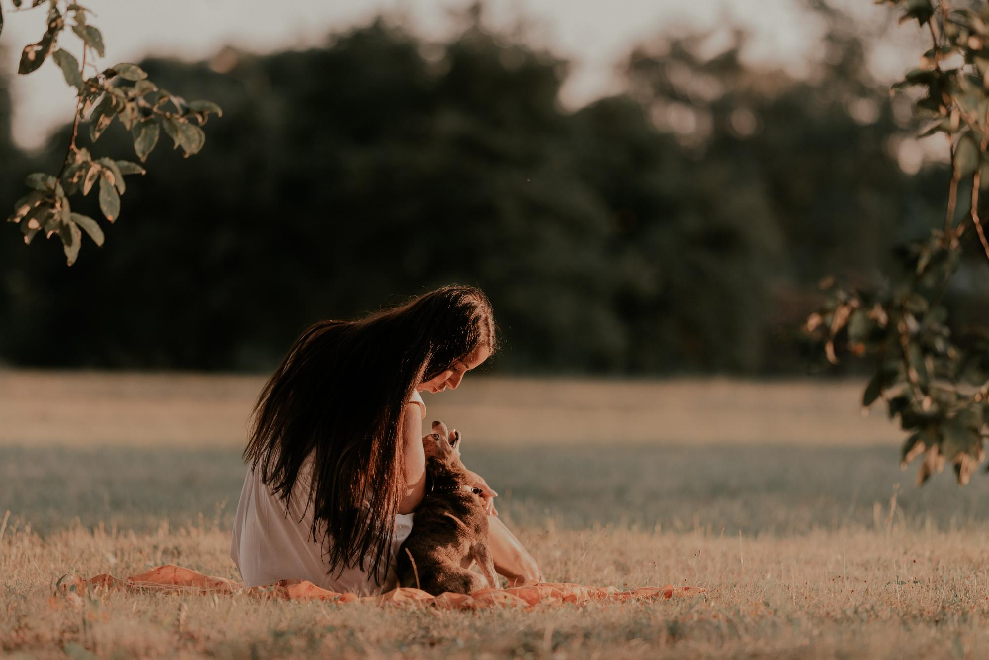 Elena and Vegas. Real moments between people and their dogs