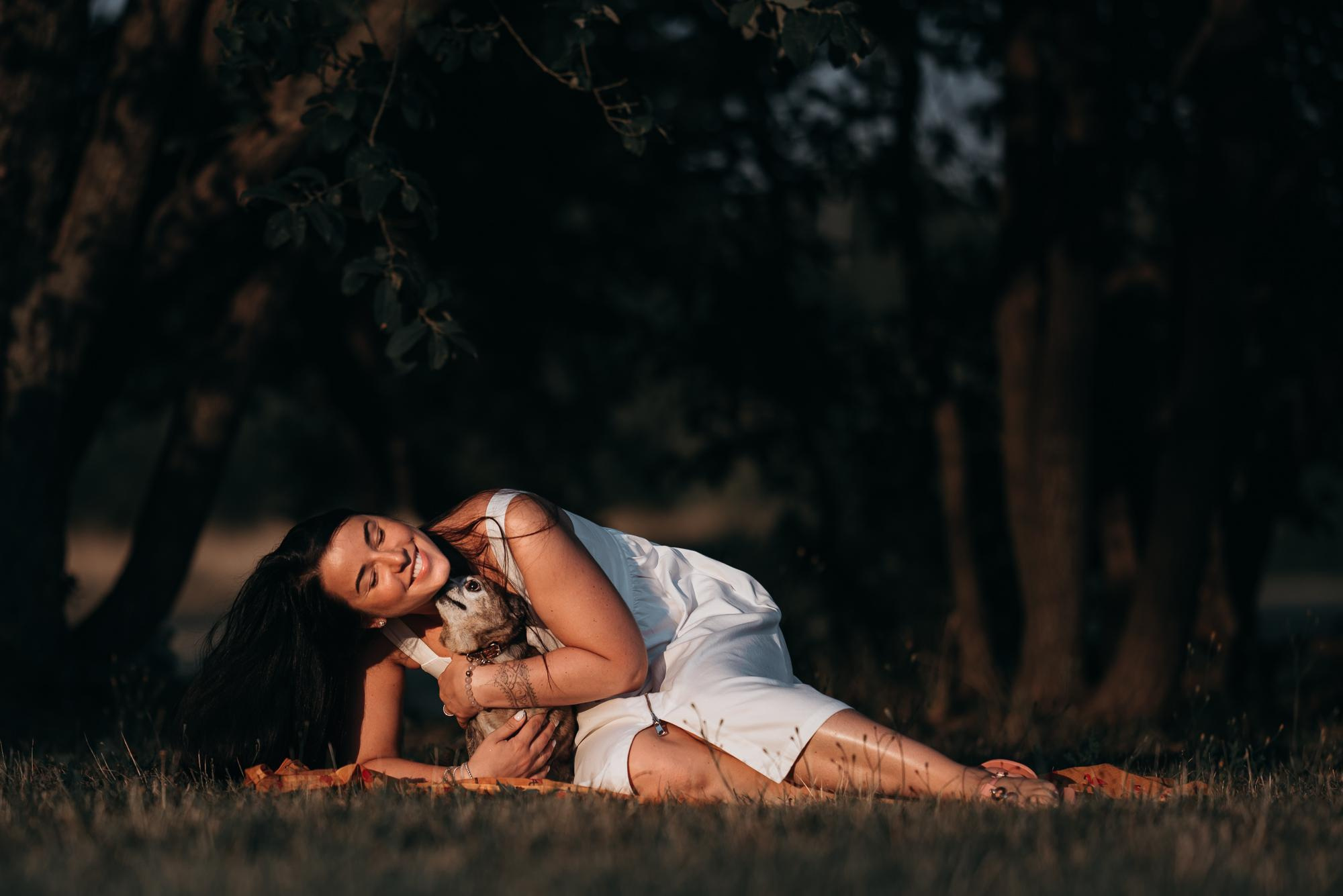 Elena and Vegas. Real moments between people and their dogs