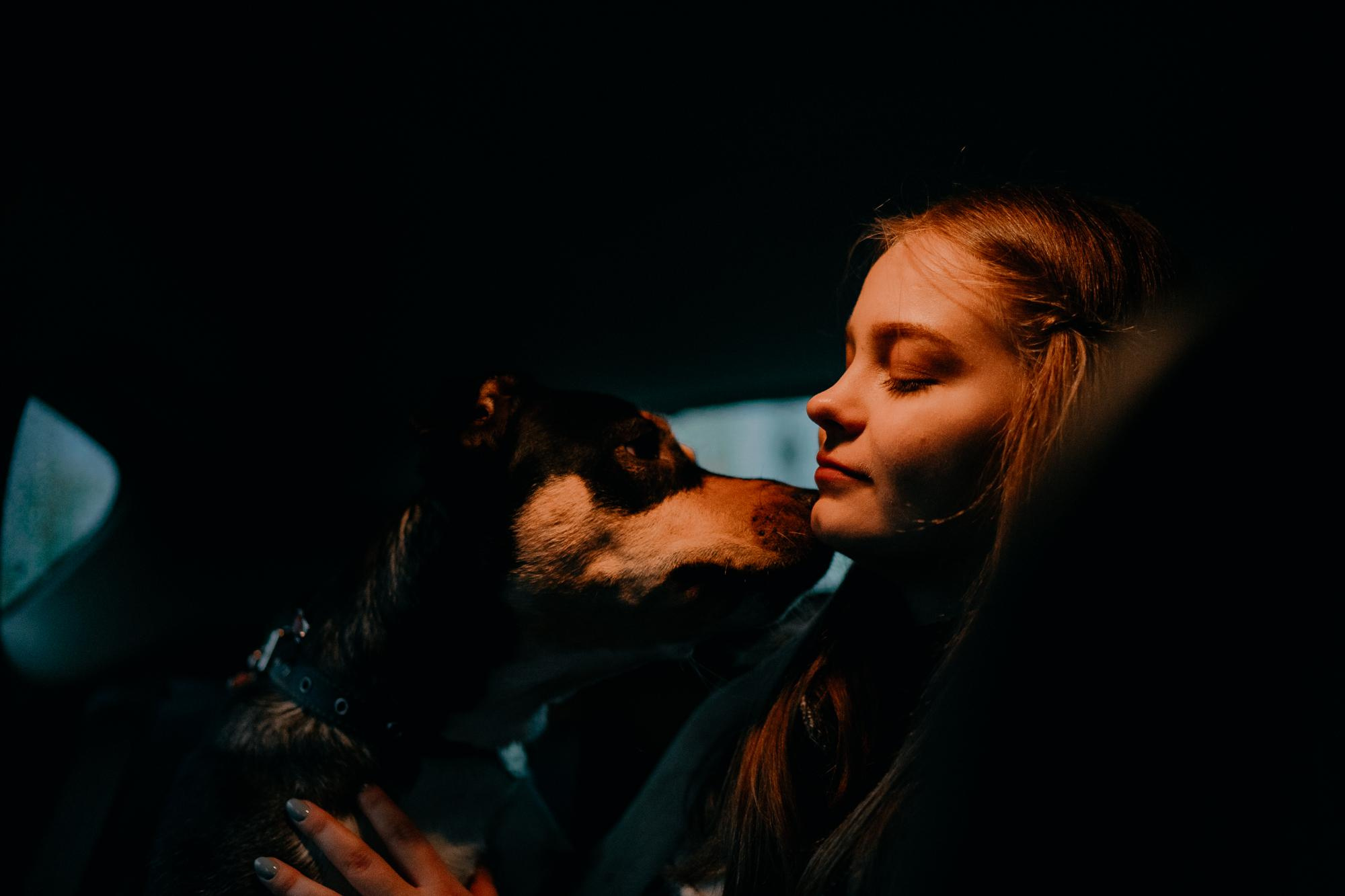 Elena and Molli. Real moments between people and their dogs