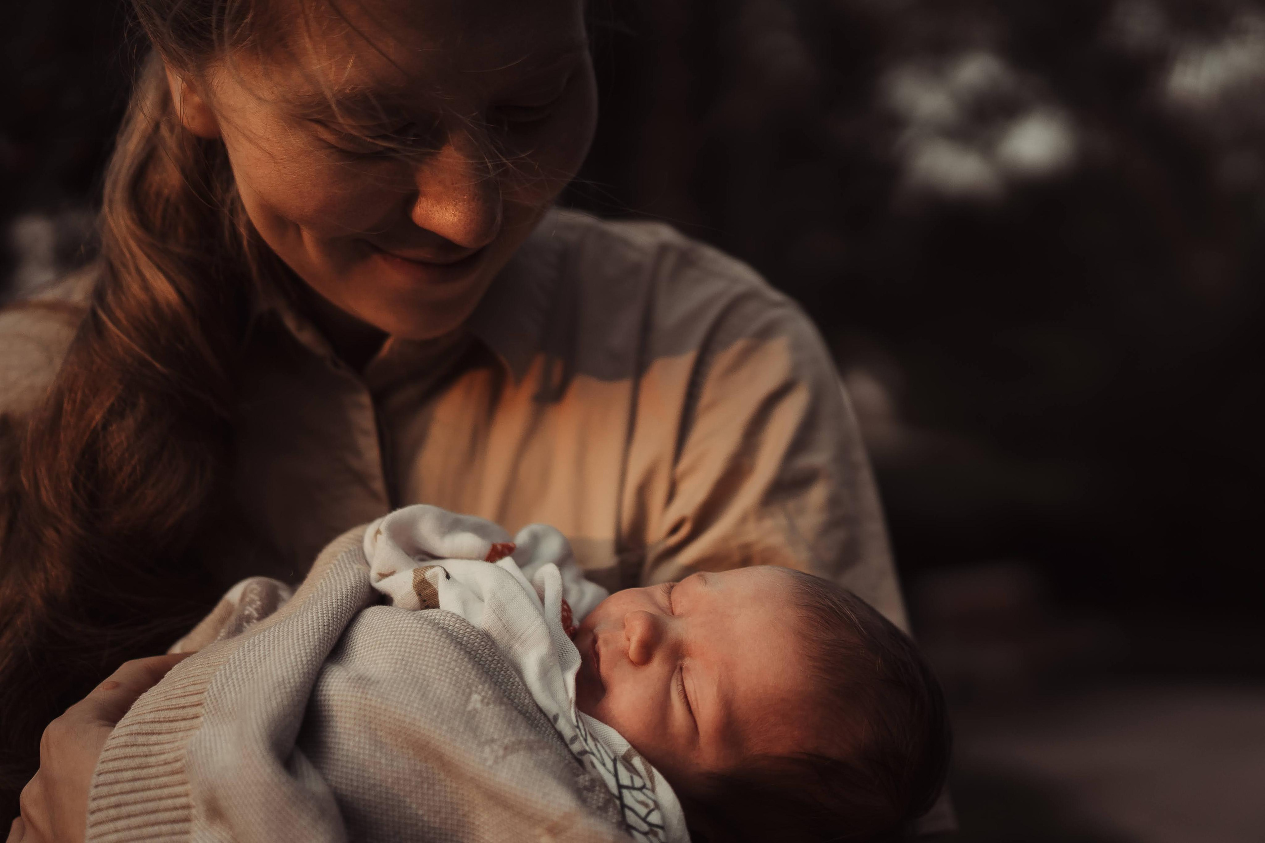 Family photo shoot. Real moments between people and their dogs