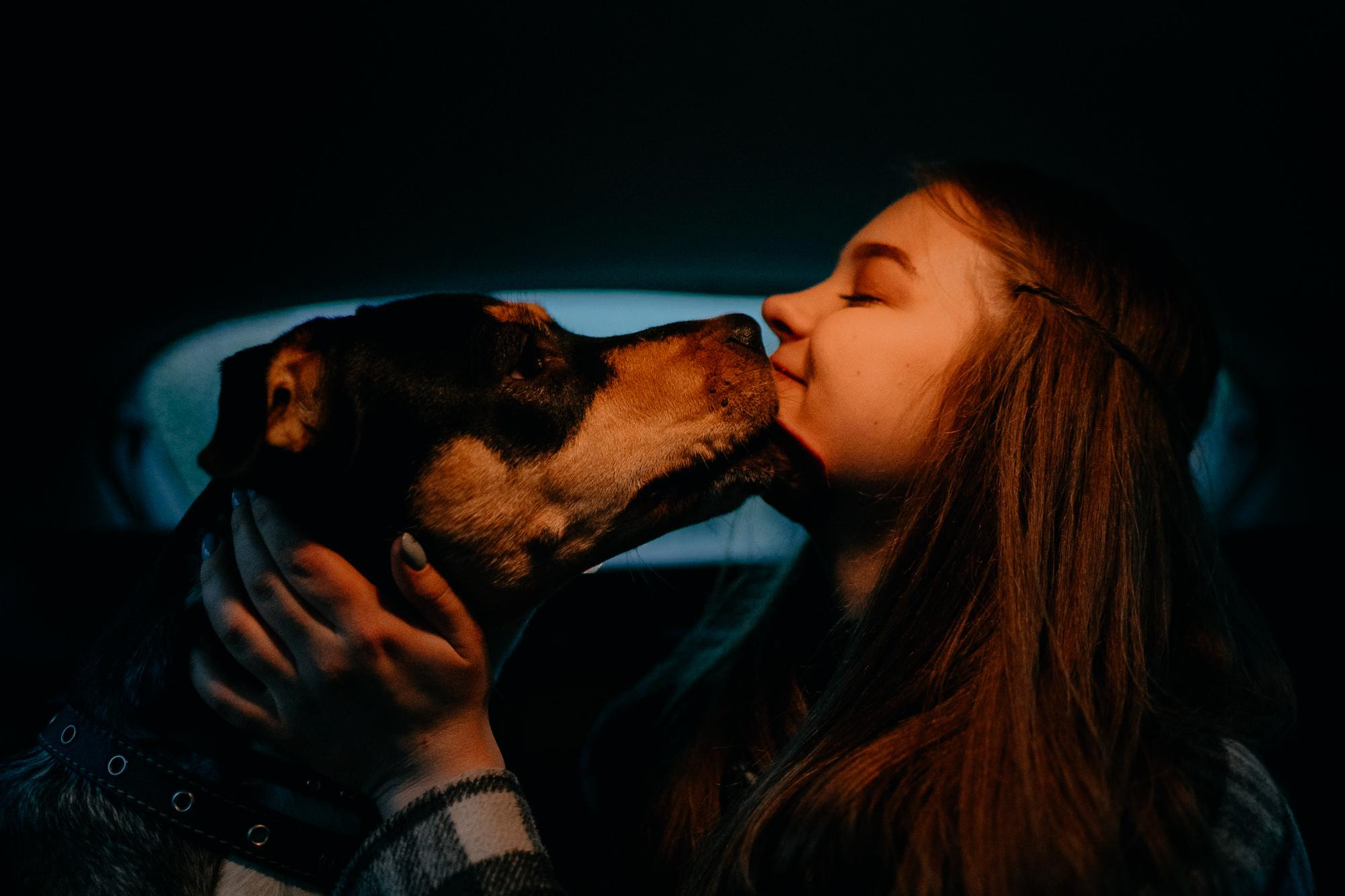 Elena and Molli. Real moments between people and their dogs