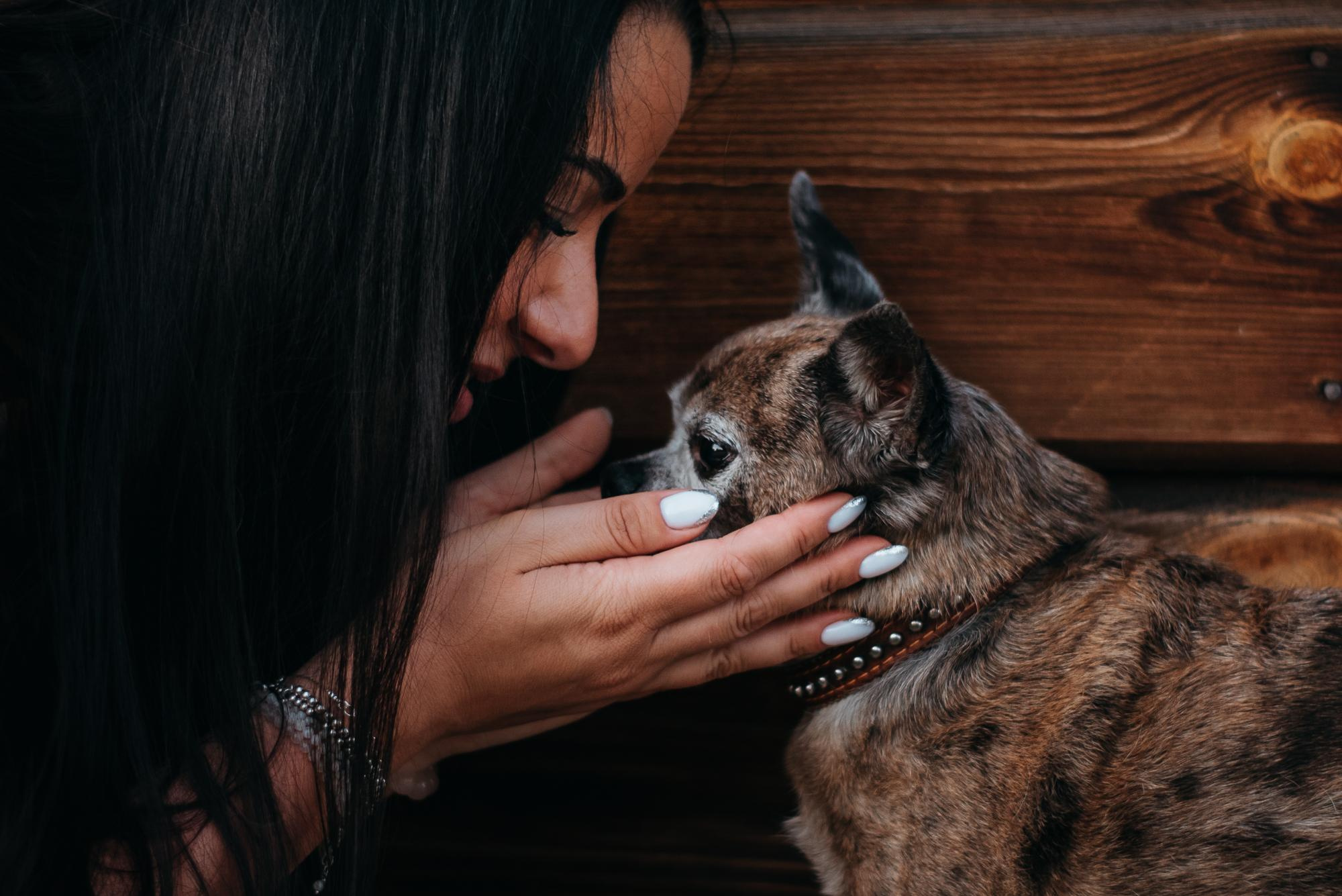 Elena and Vegas. Real moments between people and their dogs
