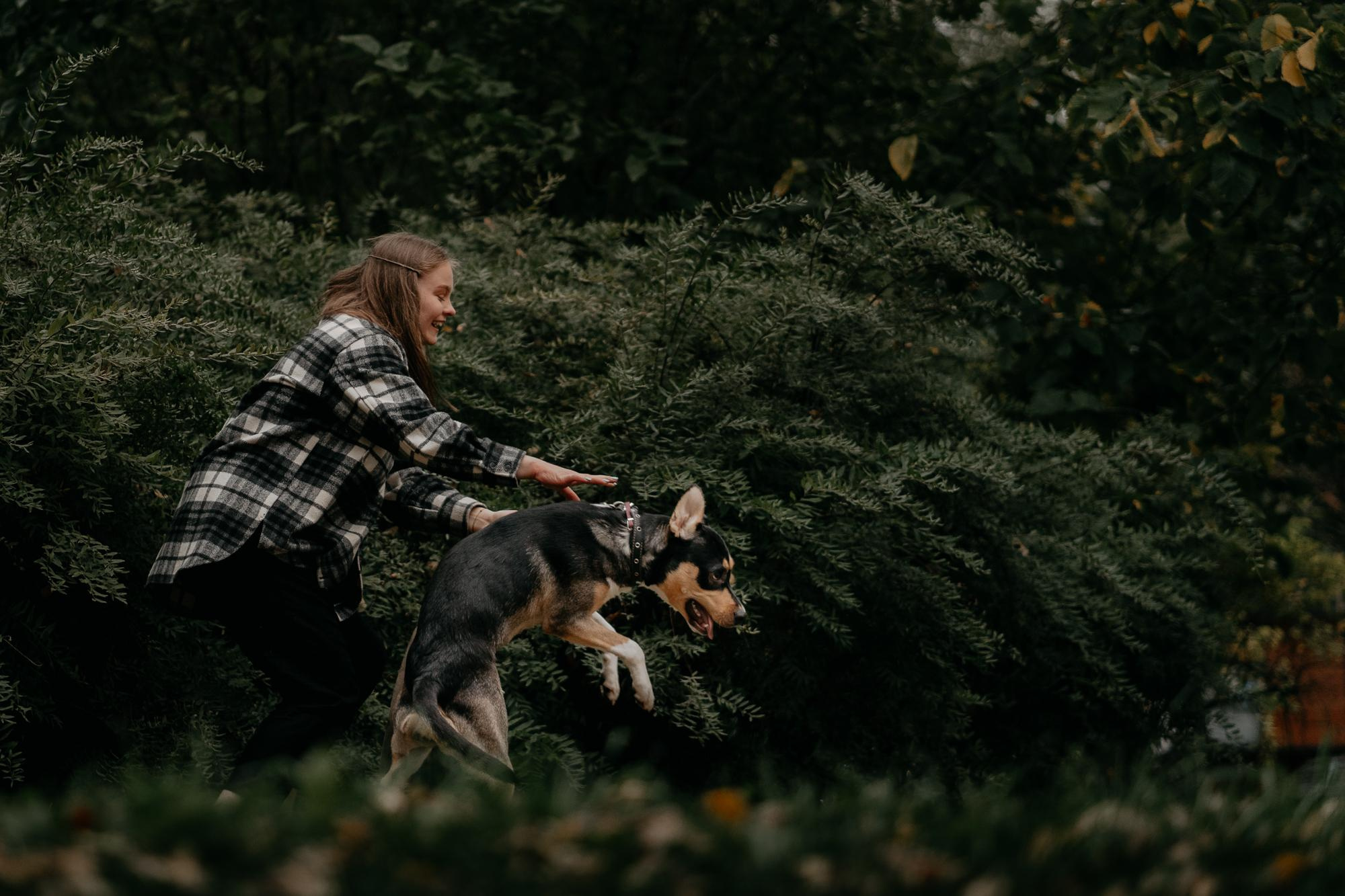 Elena and Molli. Real moments between people and their dogs