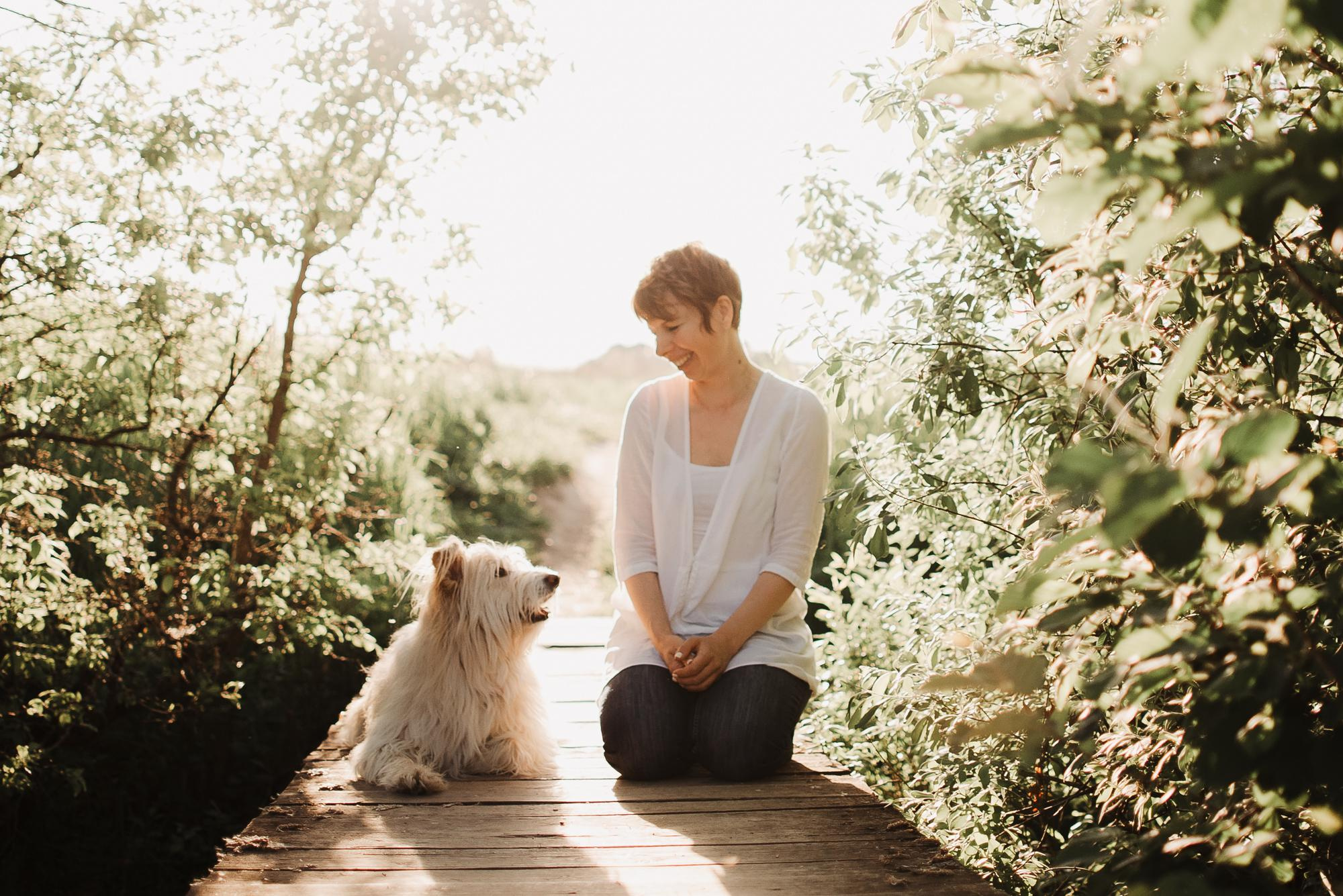 Julia and Marta. Real moments between people and their dogs