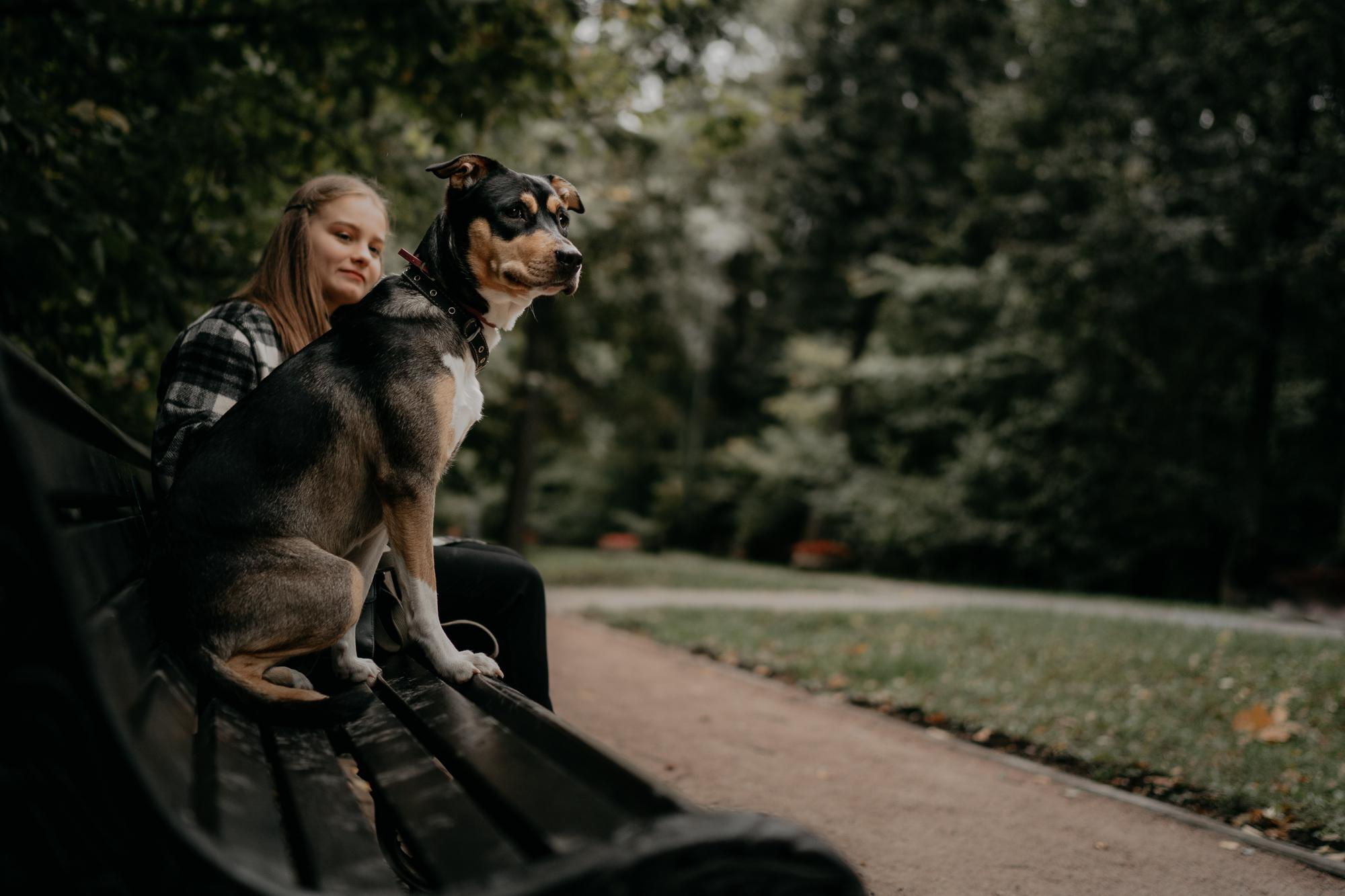 Elena and Molli. Real moments between people and their dogs