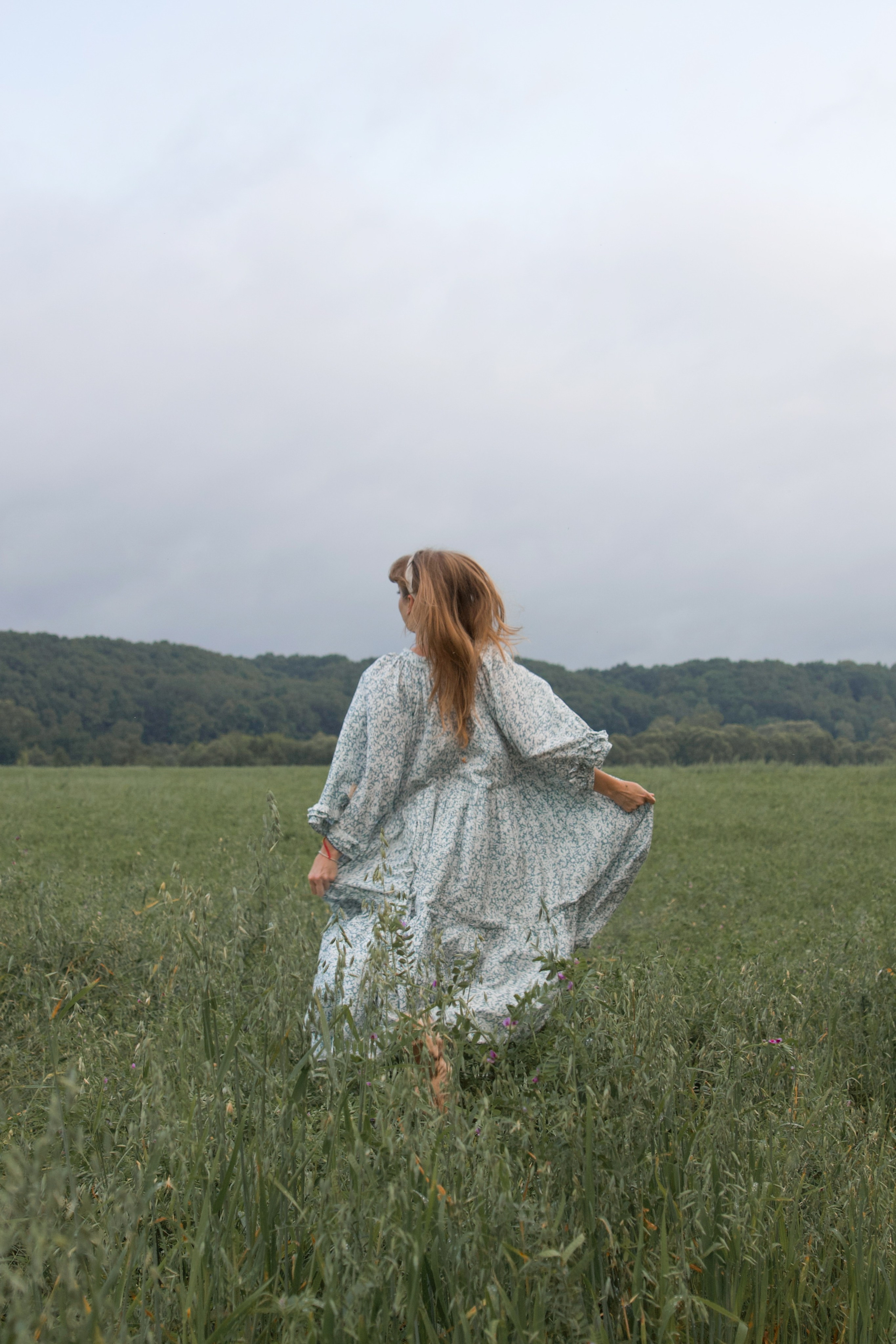 Настенька и река. Фотограф Ирина Воробьева