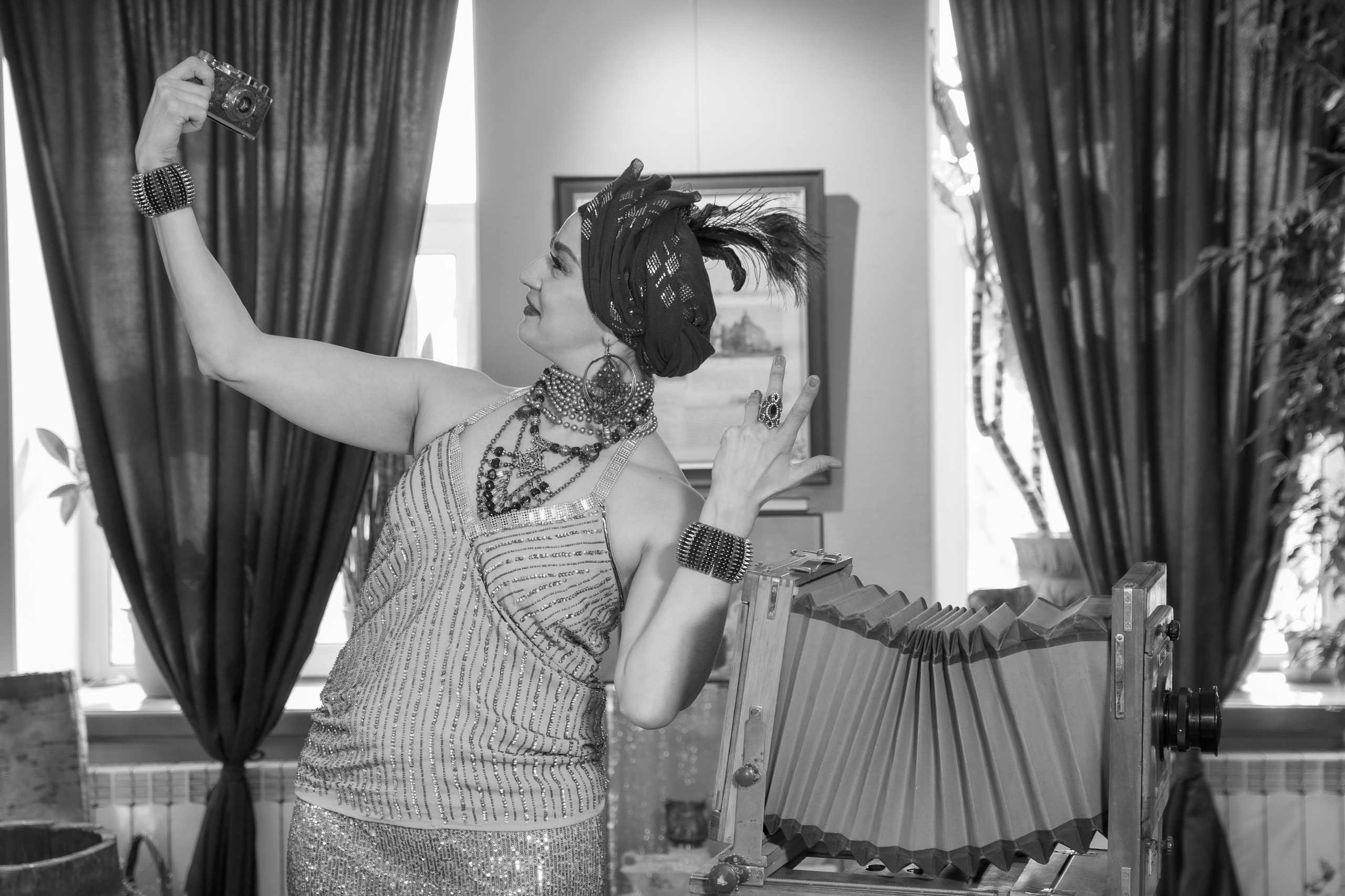 Танец в музее. Экспозиция Томск купеческий. Модель Лана Чернявская. Ваш фотограф Северск | Томск