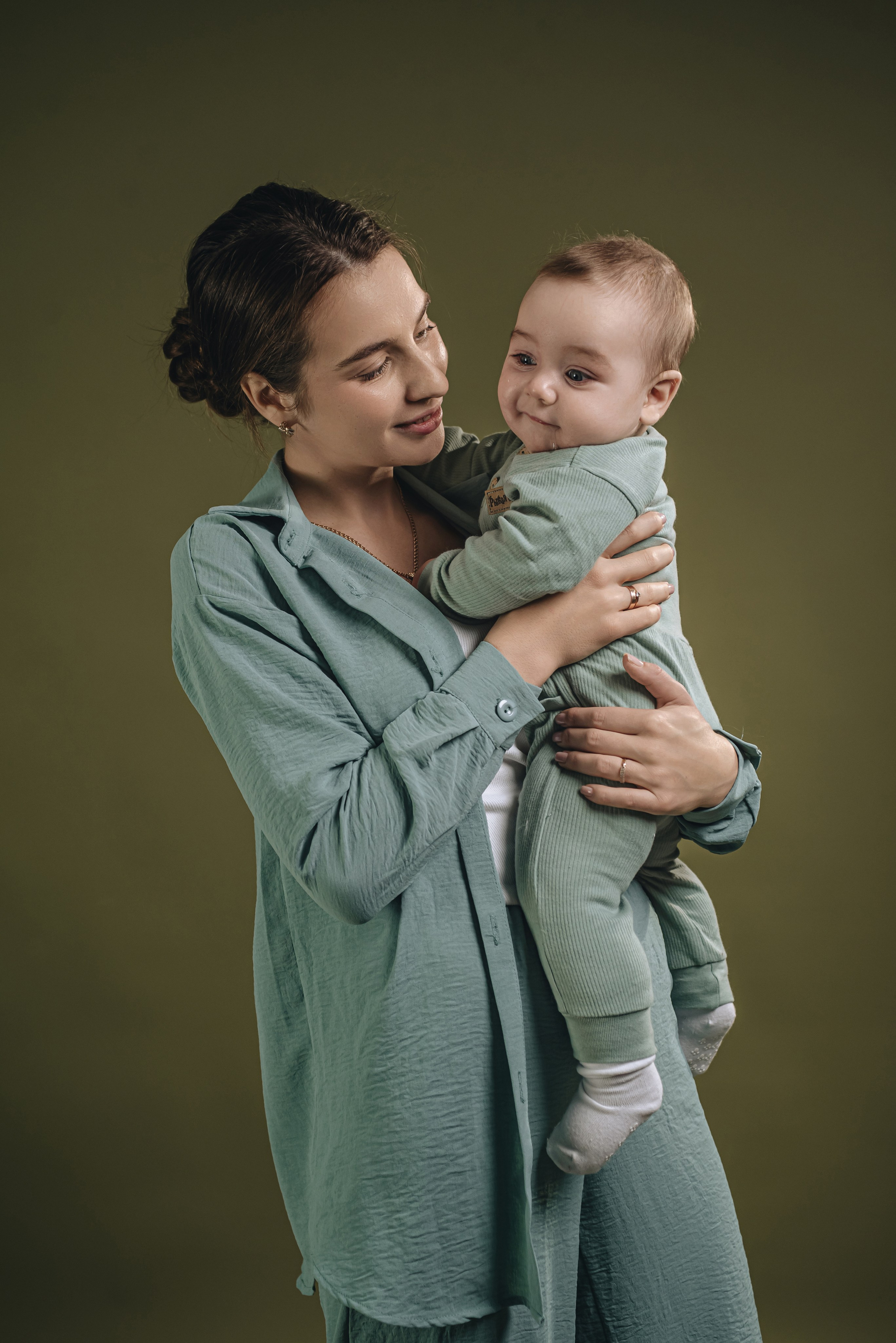 Семейная фисташковая