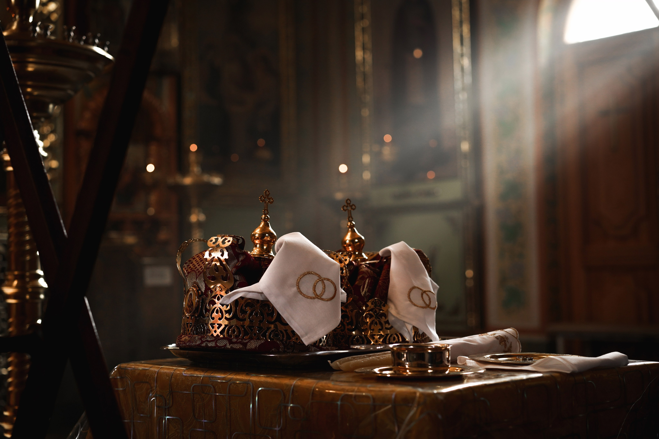 Венчание в Троицком храме. Свадебный фотограф в Ростове-на-Дону. Таинство Крещения и Венчания, семейные фотосессии. Алёна Чёботова