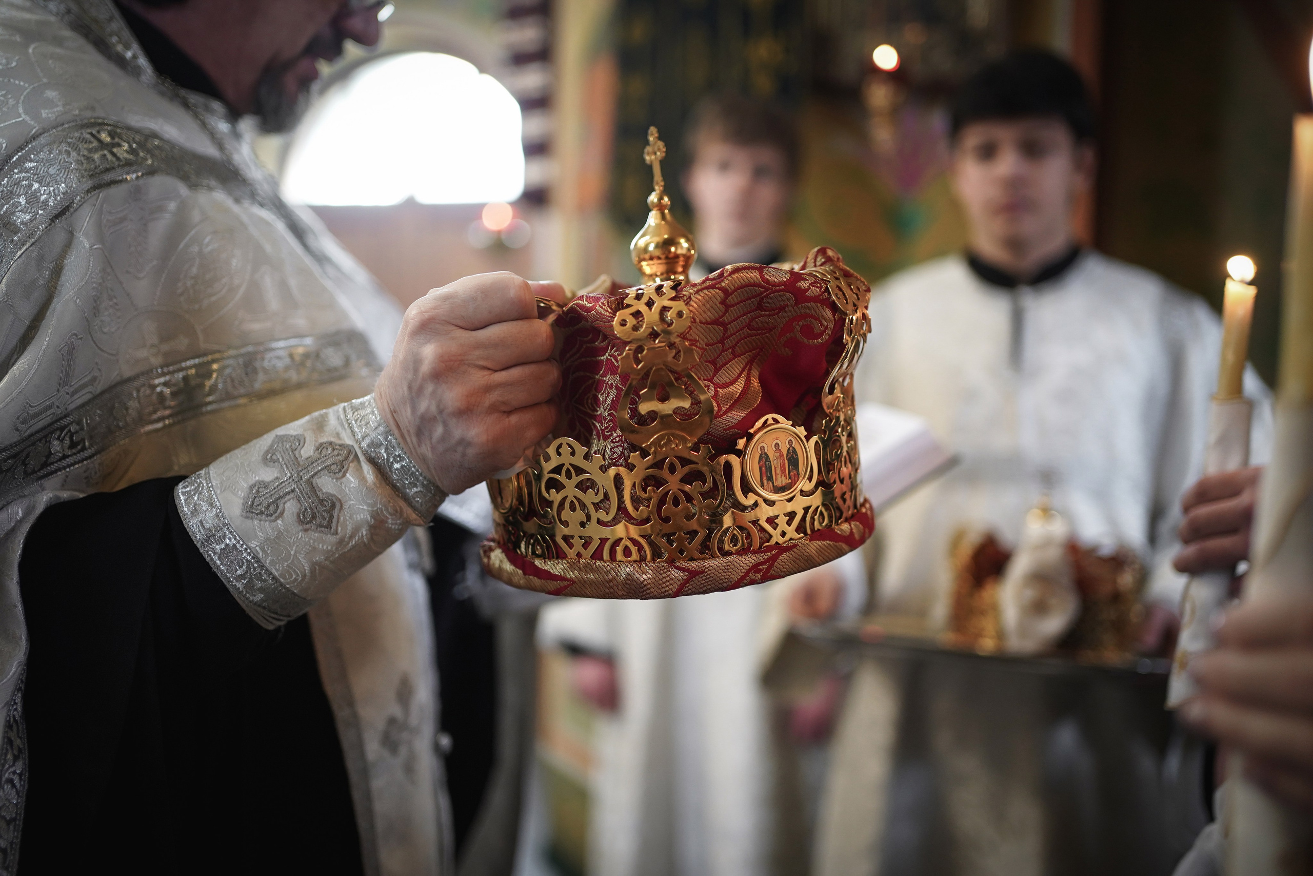 Венчание в Троицком храме. Свадебный фотограф в Ростове-на-Дону. Таинство Крещения и Венчания, семейные фотосессии. Алёна Чёботова