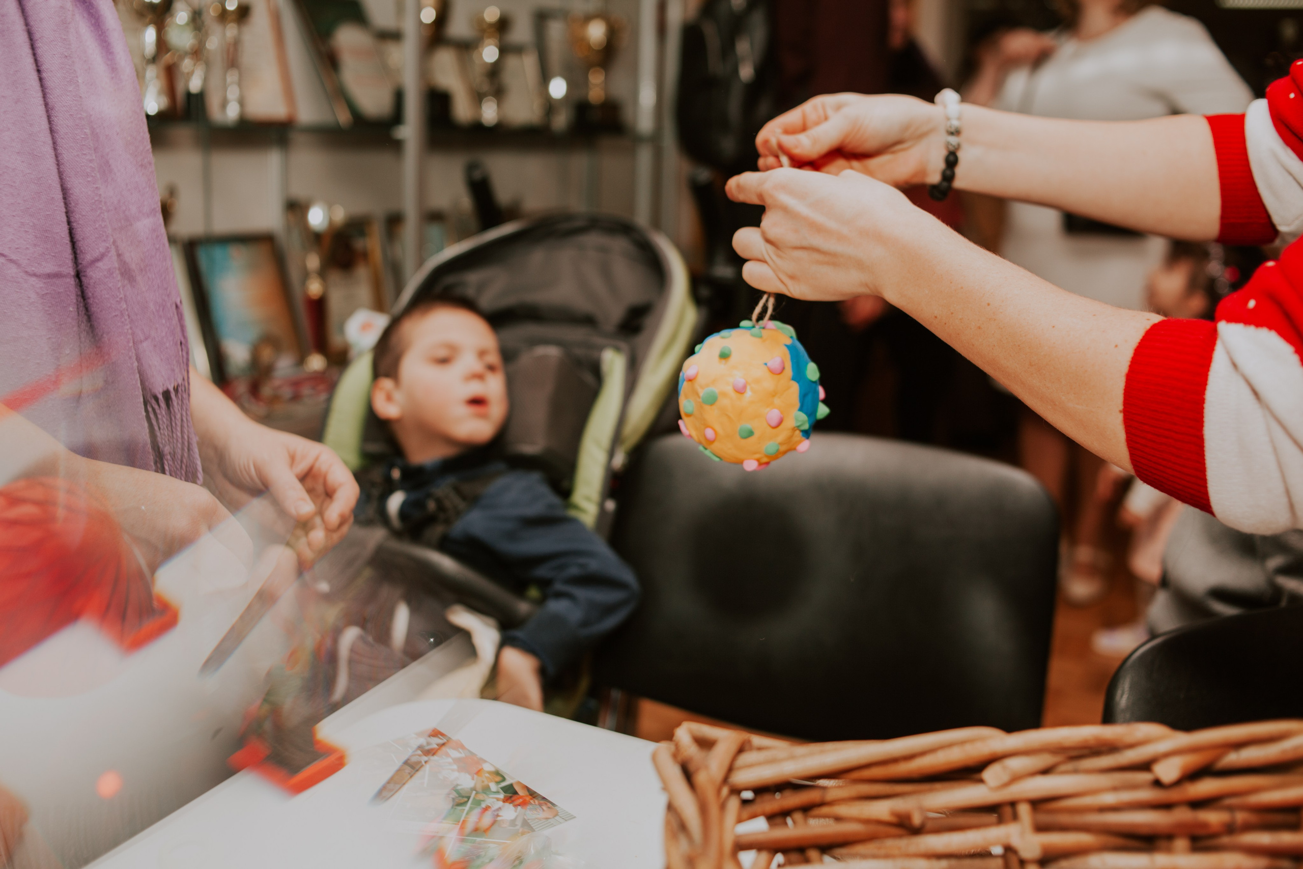 Мастер-класс от Мастерской Наташи Ой на фестивале для детей с ОВЗ «Шире круг». Семейный фотограф во Всеволожске и Санкт-Петербурге Юлия Капустина