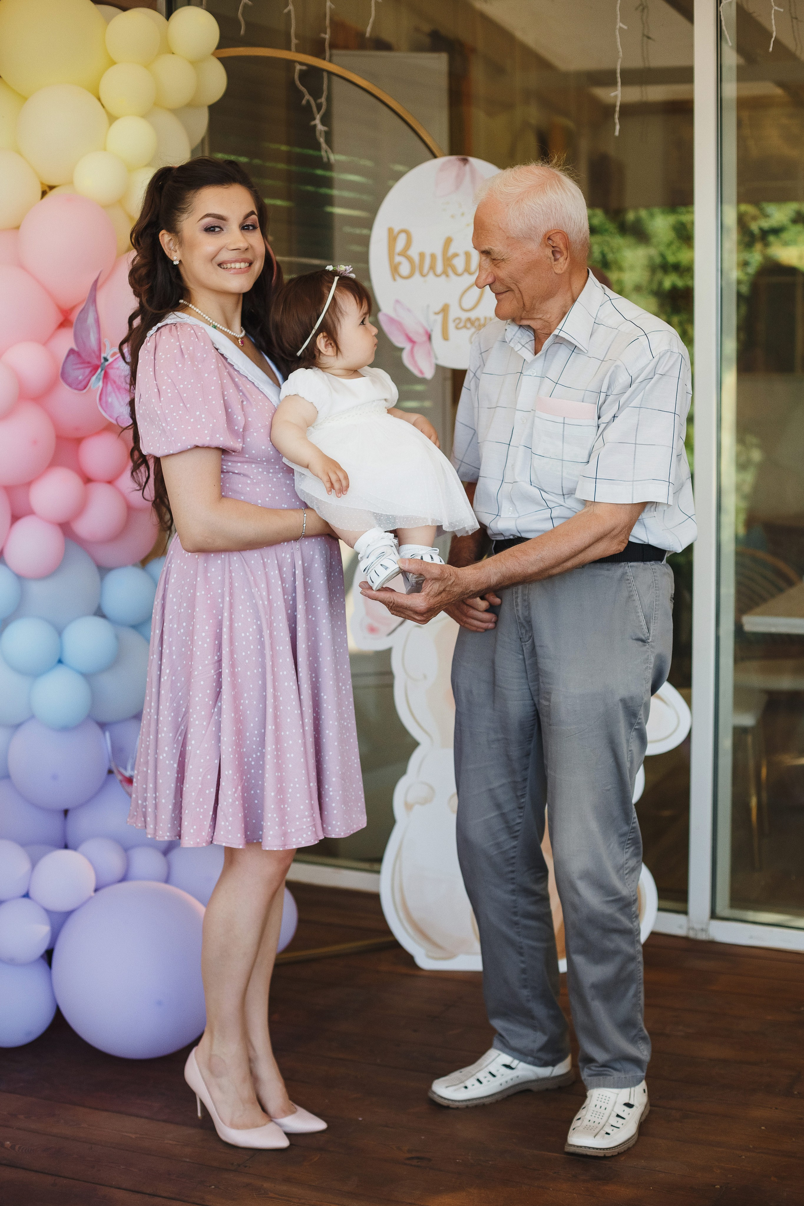 Фотосъёмка детского дня рождения Виктории в ресторане Feola's Kitchen. Свадебный и семейный фотограф в Таганроге Бакарюк Антон