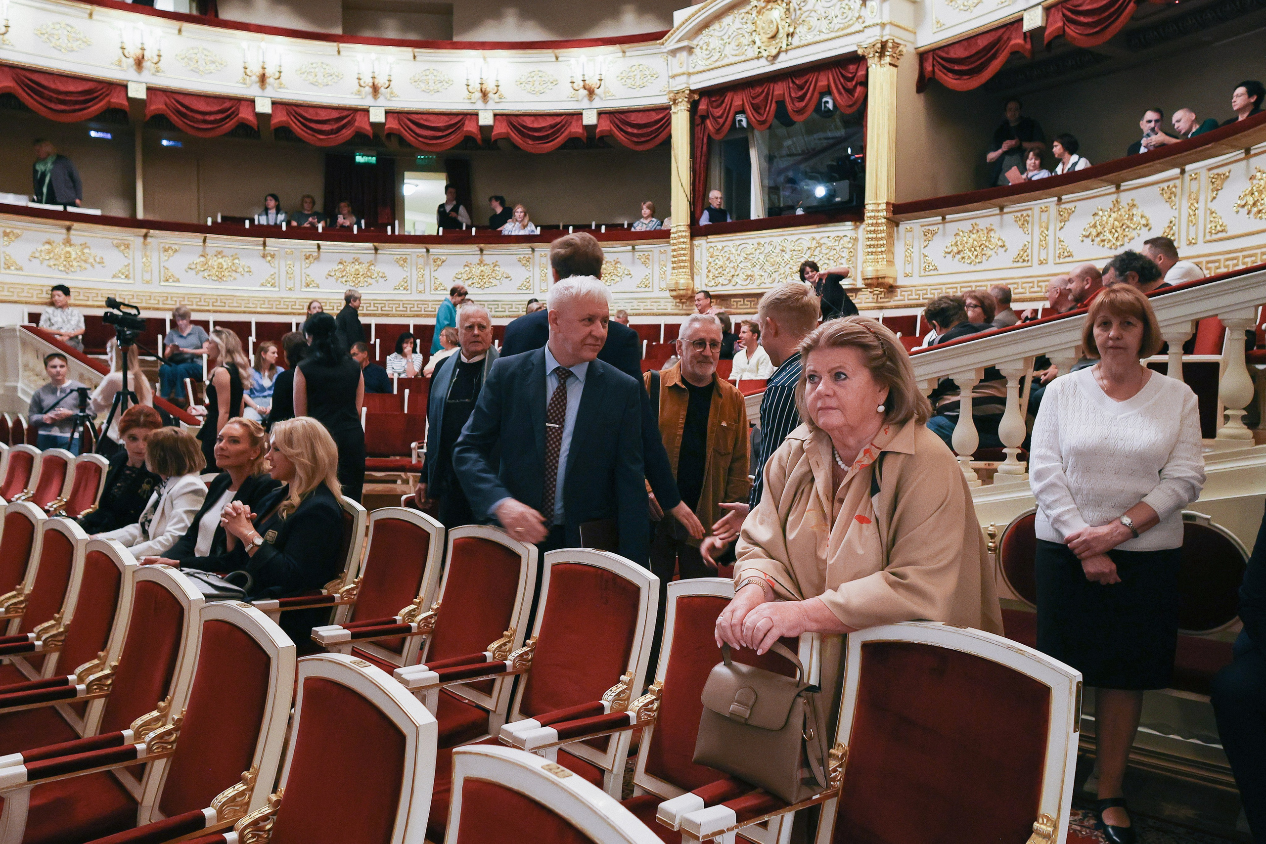 Сбор труппы Малого театра 2025. Reportage, architectural, fine art photographer Lena Melnikova in Moscow