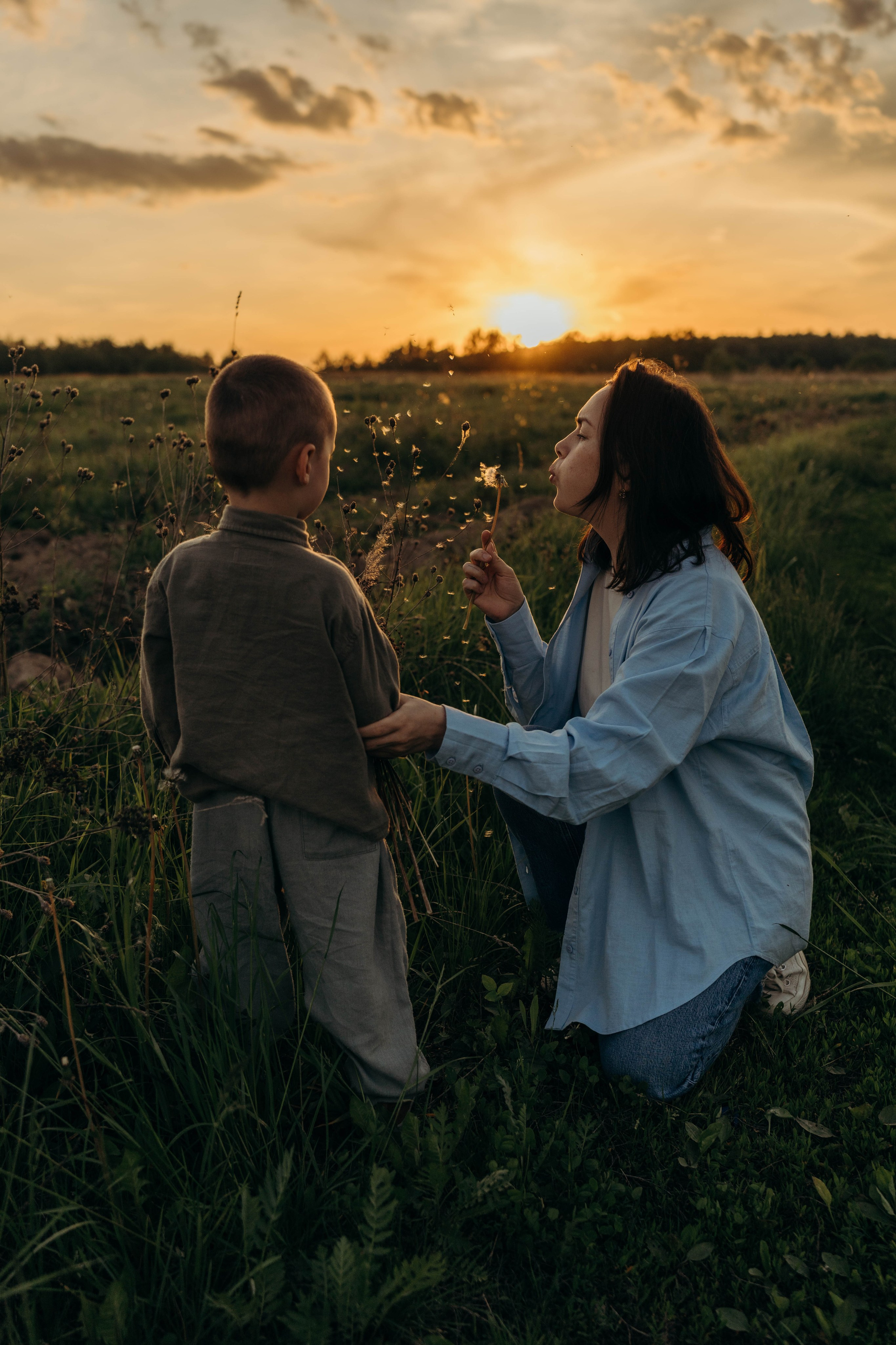 Семейная фотосессия на закате. Семейный и портретный фотограф во Владимире и Суздале