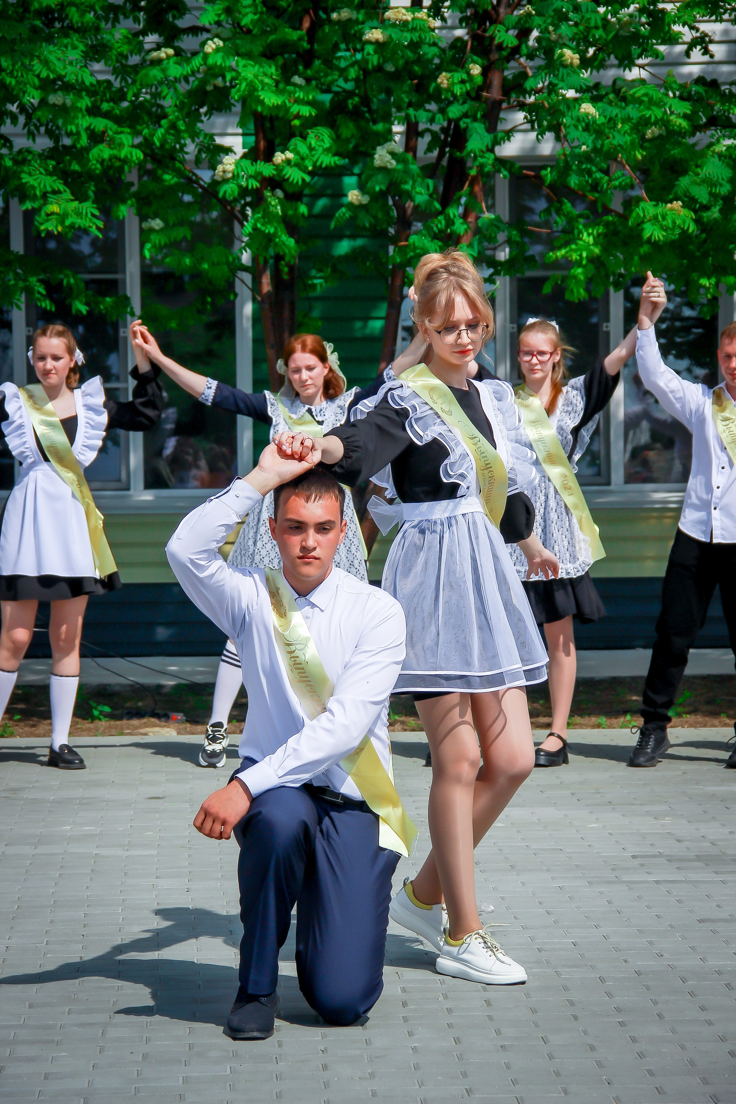 9-11 классы СЪЁМКИ ВЫПУСКНЫХ И ПОСЛЕДНИХ ЗВОНКОВ. Выпускные альбомы для школ и Детских садов в Барнауле /Выпускные/Свадебные/Детские/Семейные и др. виды съёмок /Фотограф Вера Валейко