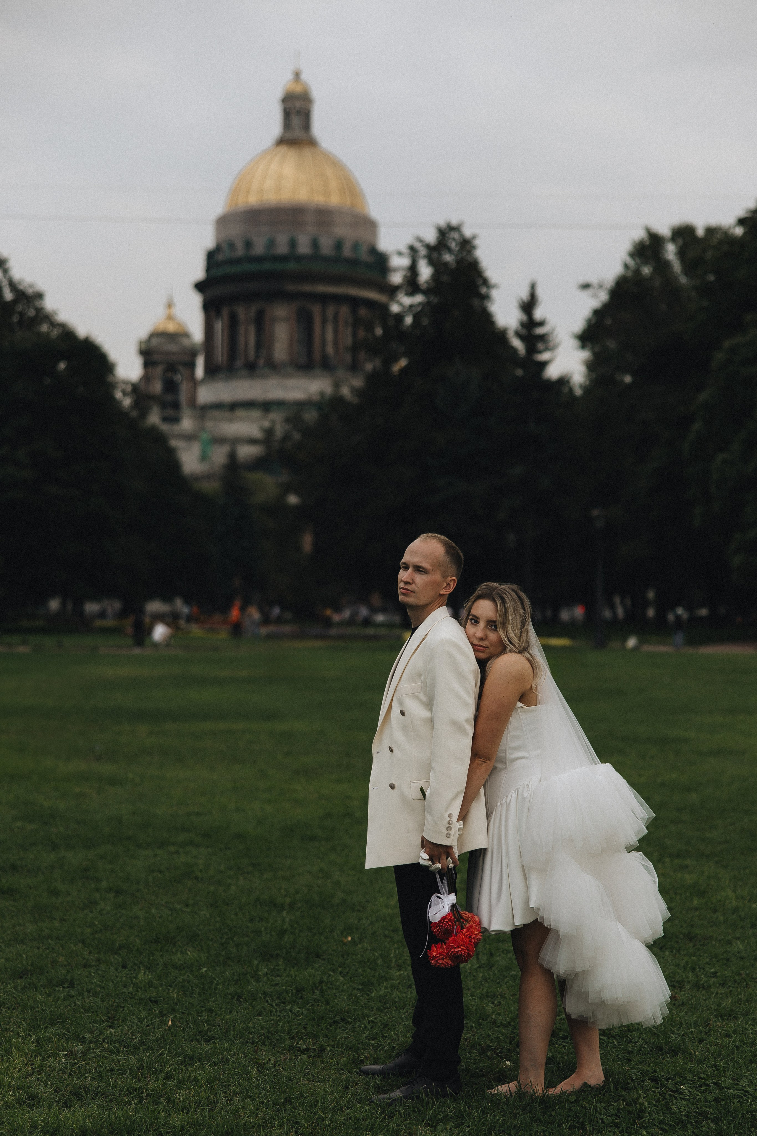Когда я впервые увидел тебя, этот смех, ты мне напомнила по-моему сразу всех. Свадебный фотограф в Санкт-Петербурге Баженова Алина
