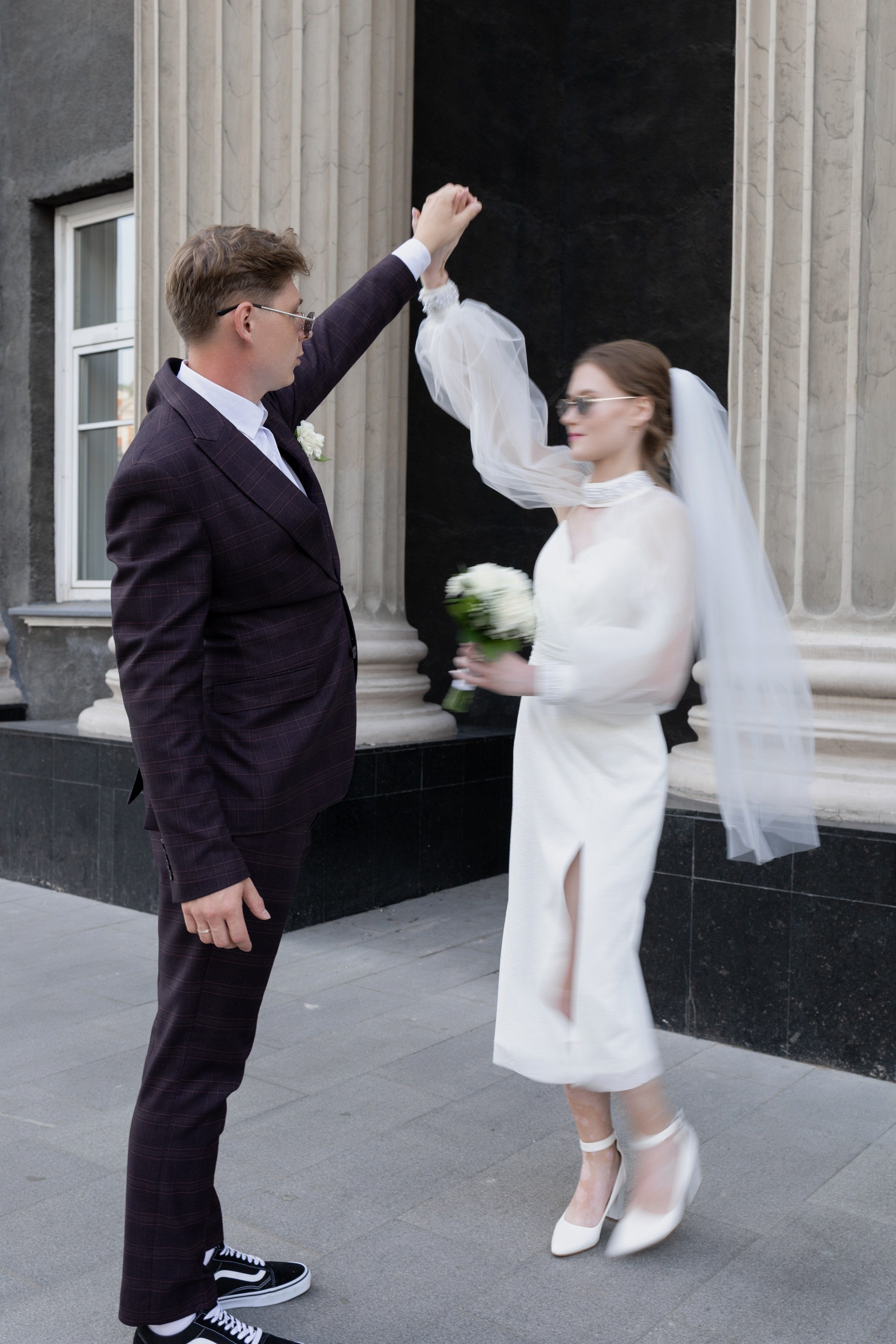 Владислав и Юлия Вечерняя прогулка по городу. Свадебный Фотограф в Иркутске Екатерина Елисеева