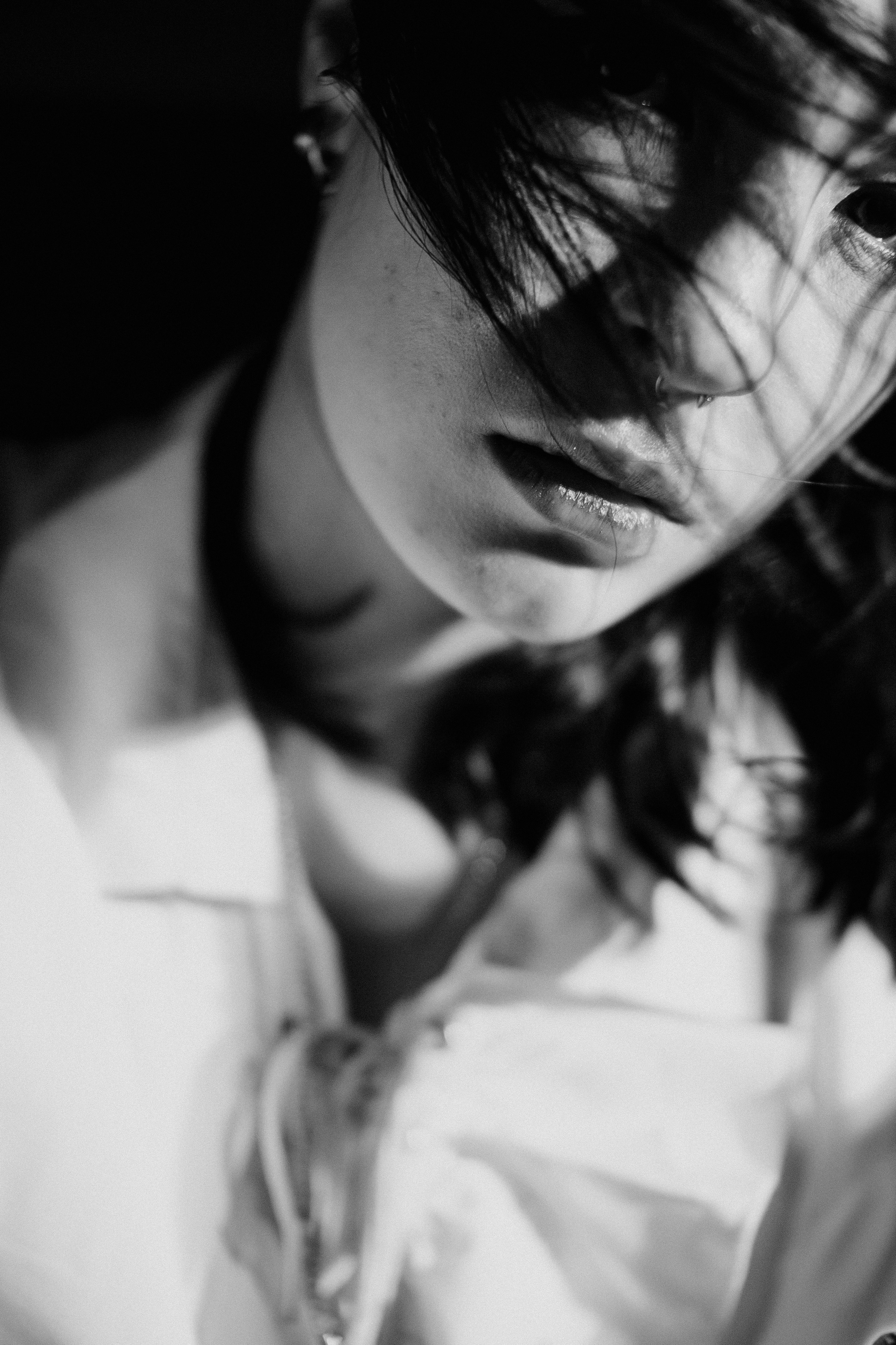 Съёмка у моря с оленьими рогами