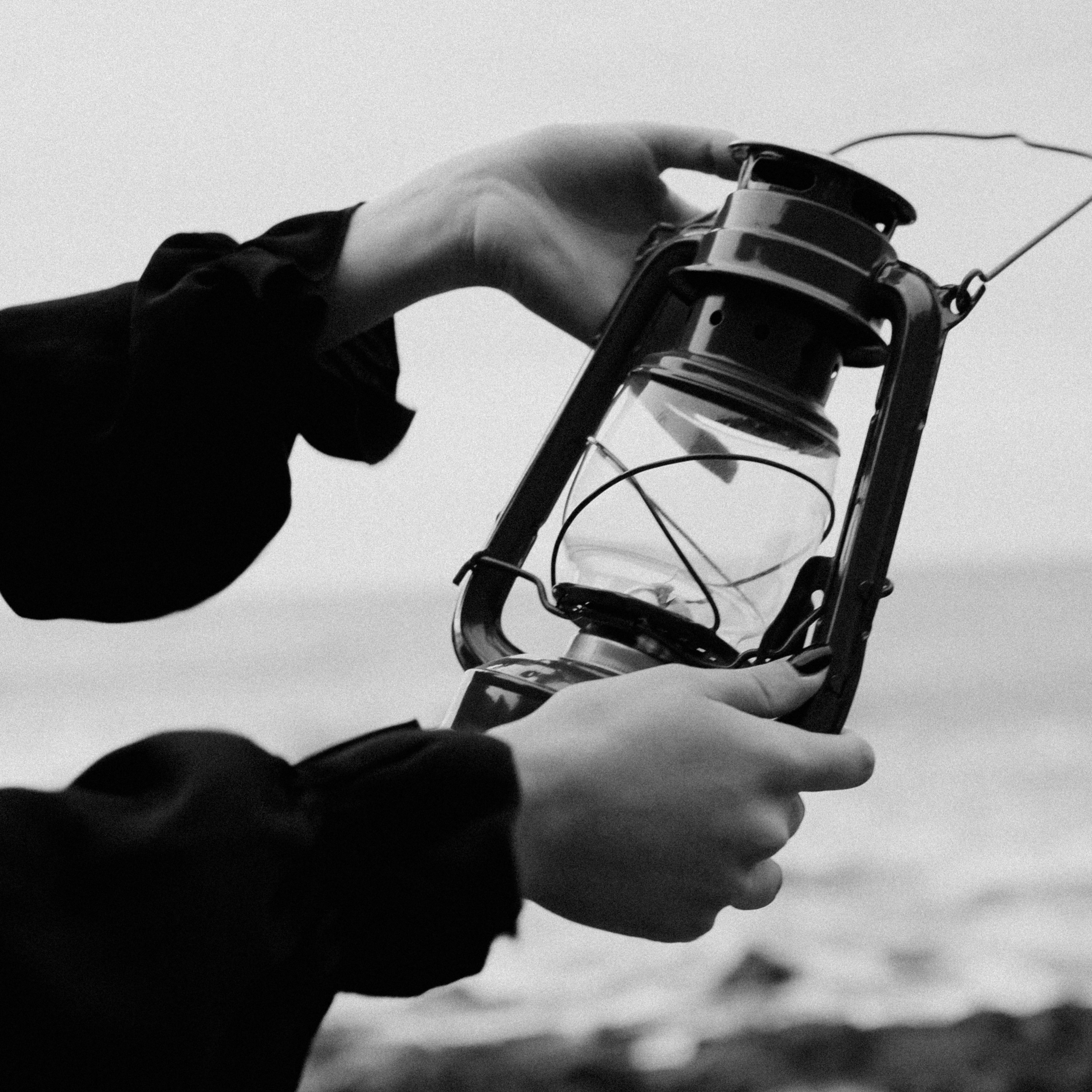 Съёмка у моря с оленьими рогами