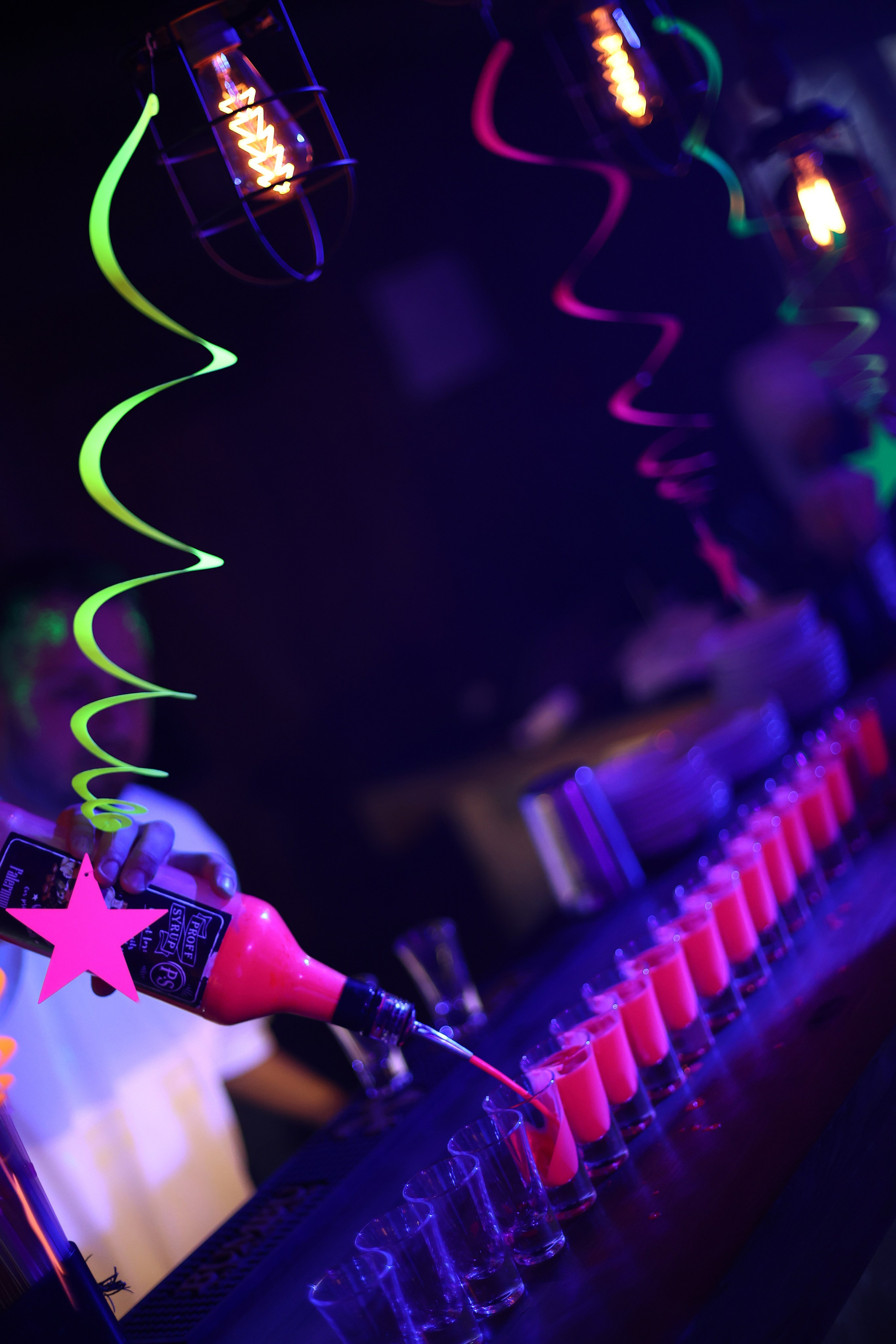 Neon Party 01.08.25. Мята Спортивная — Кальянная, караоке, бар в Минске