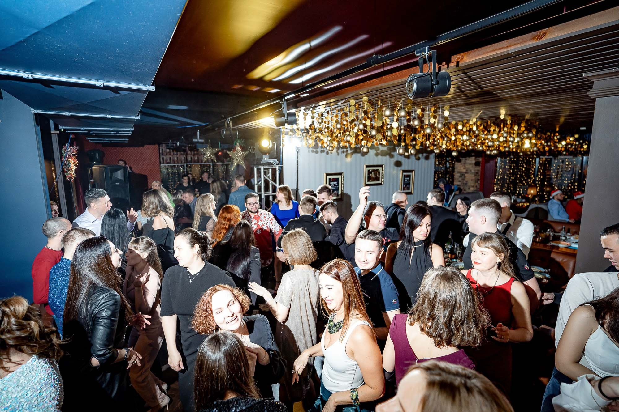 Новый год 2024 в Peoples. Сергей Кошкин. Репортажная и ивент-фотография в Сургуте