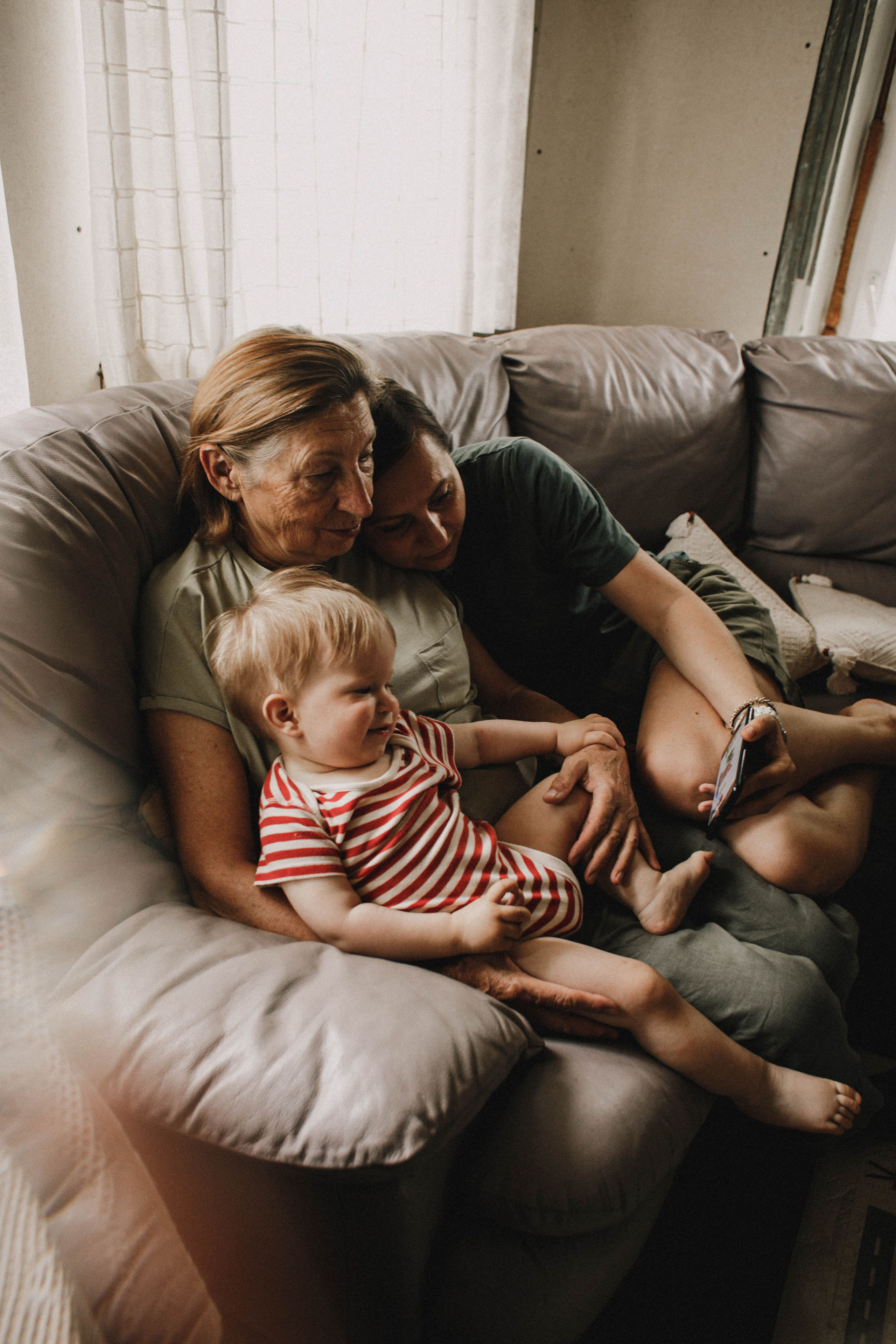 Сева у бабушки. Фотограф в Нижнем Новгороде